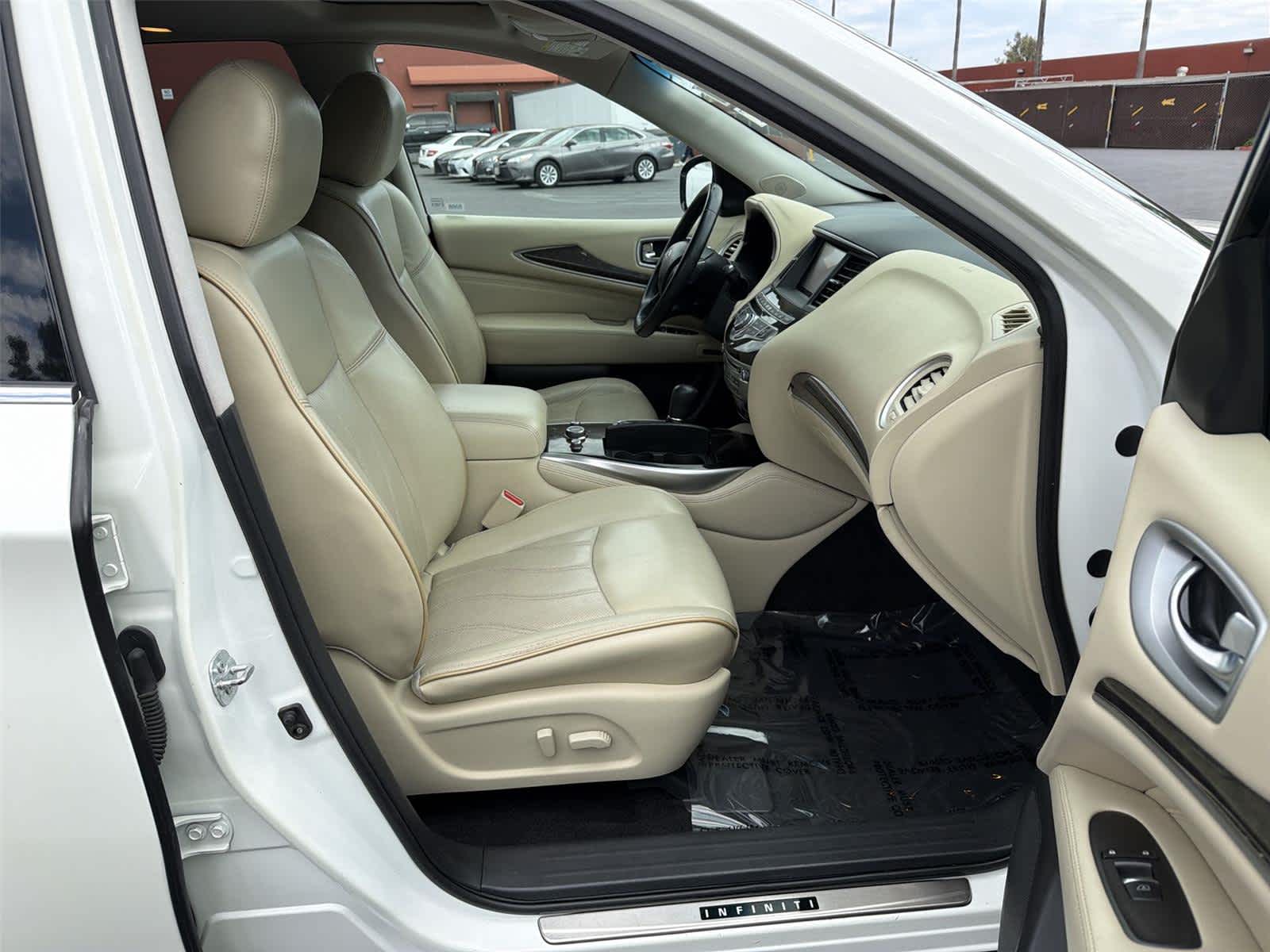 Thumbnail: 2015 INFINITI QX60 - 15