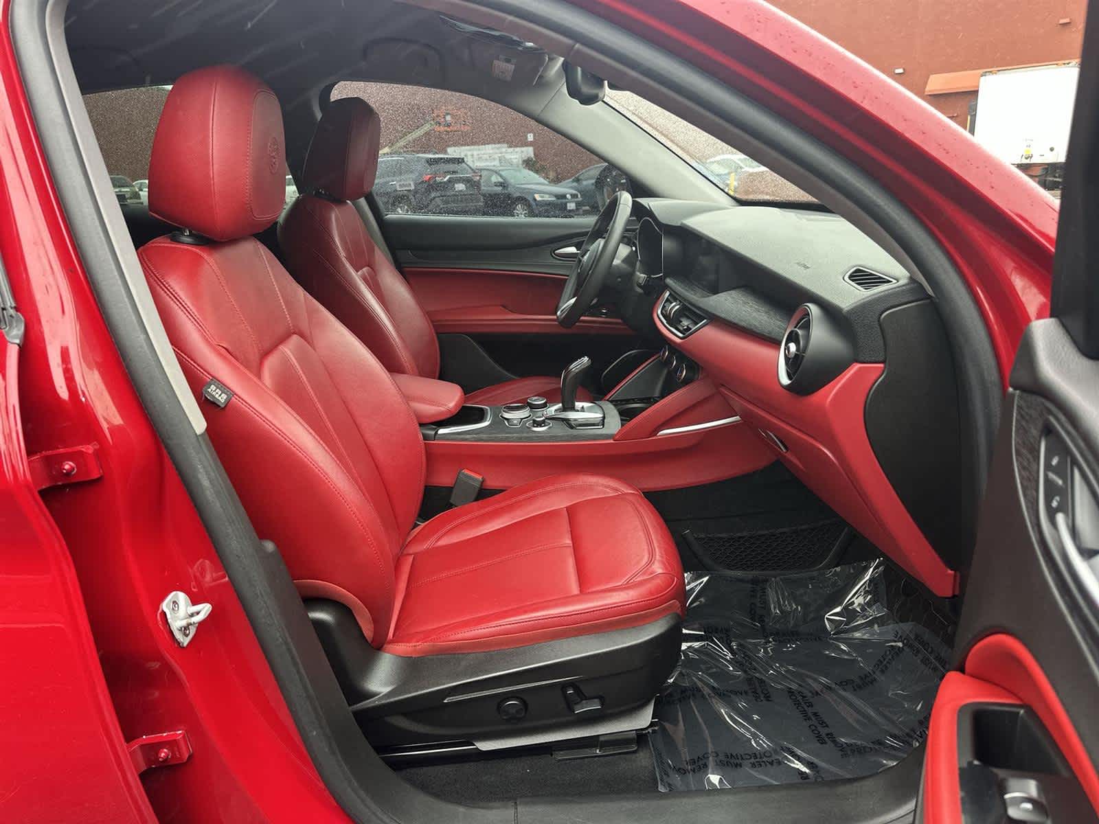 Thumbnail: 2020 Alfa Romeo Stelvio - 14