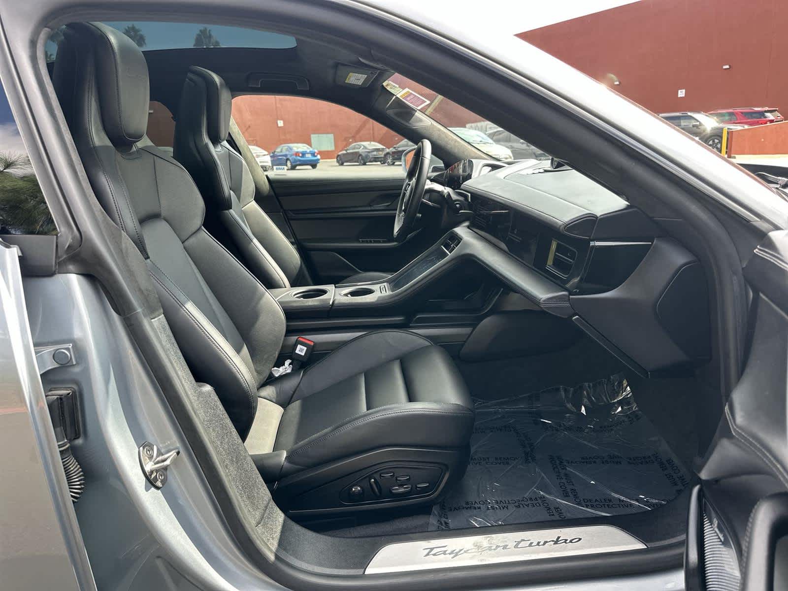 Thumbnail: 2020 Porsche Taycan - 14