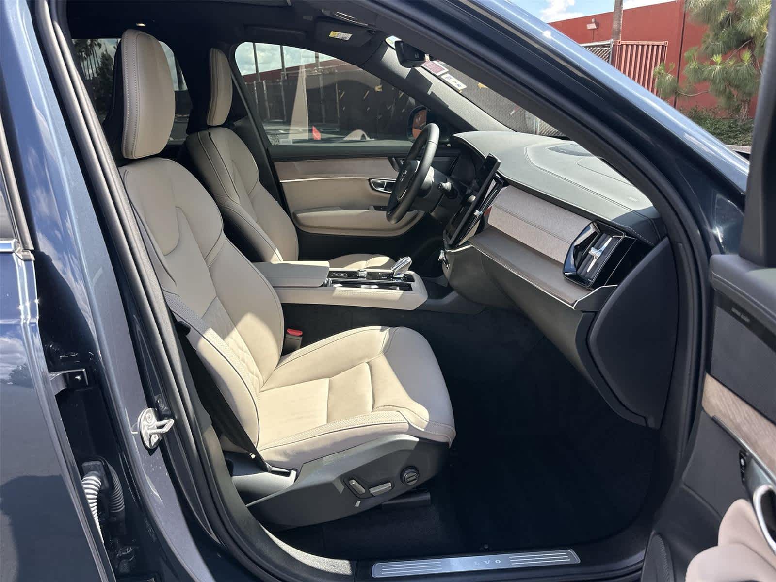 Thumbnail: 2026 Volvo XC90 - 15