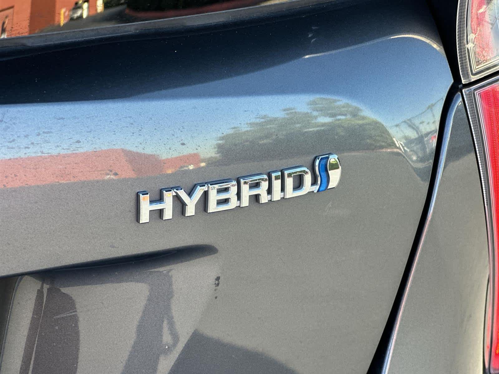 Thumbnail: 2016 Toyota Prius - 7