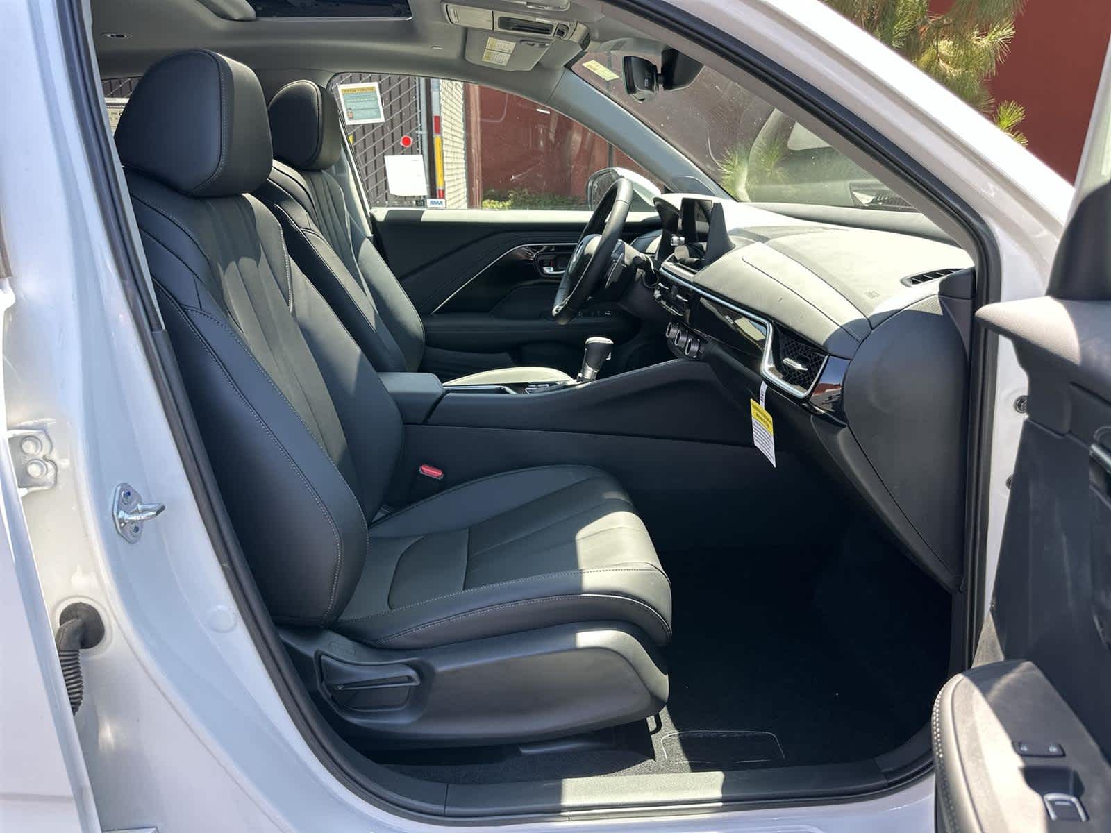 Thumbnail: 2025 Acura ADX - 14