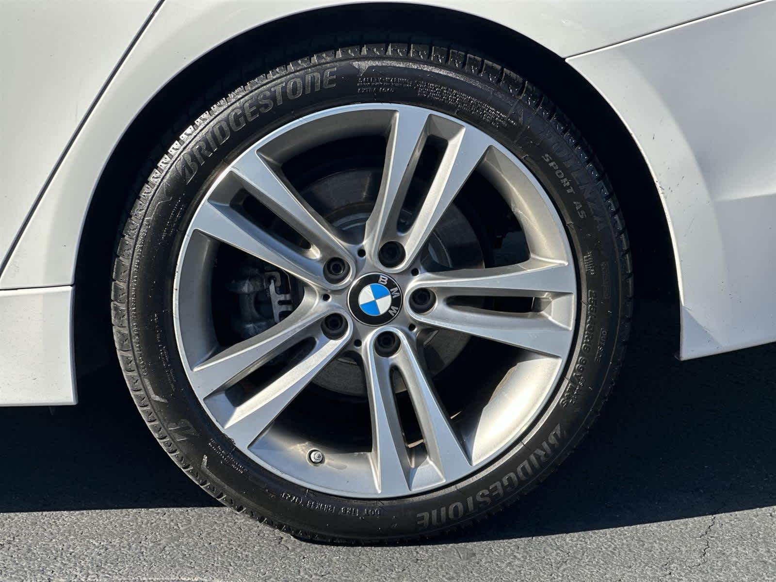 Thumbnail: 2017 BMW 3 Series - 8