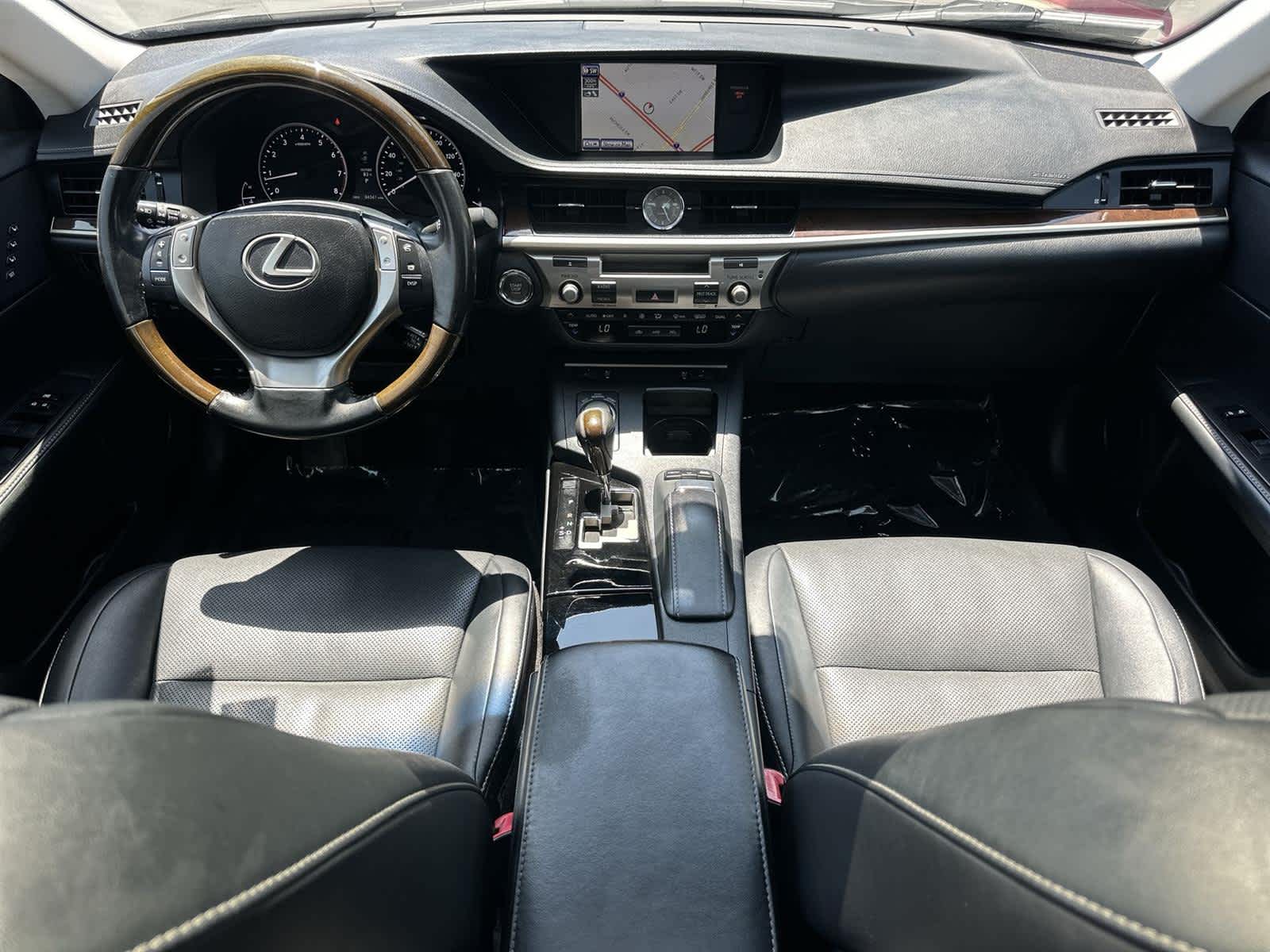 Thumbnail: 2014 Lexus ES - 10