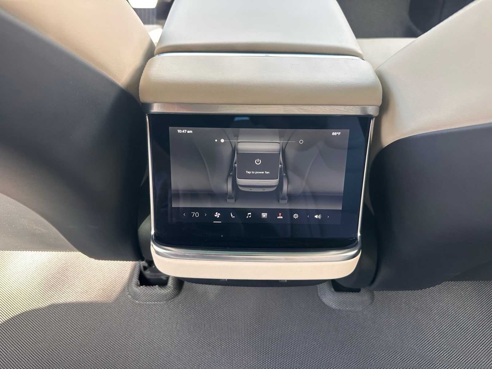 Thumbnail: 2022 Tesla Model S - 22