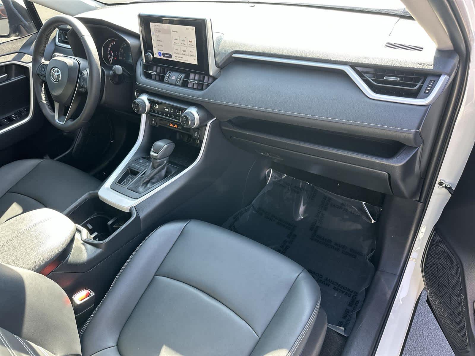 Thumbnail: 2025 Toyota RAV4 - 12