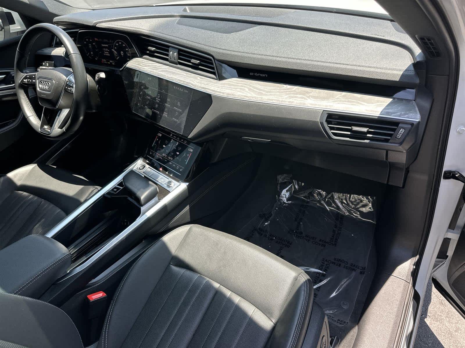 Thumbnail: 2024 Audi Q8 e-tron - 12