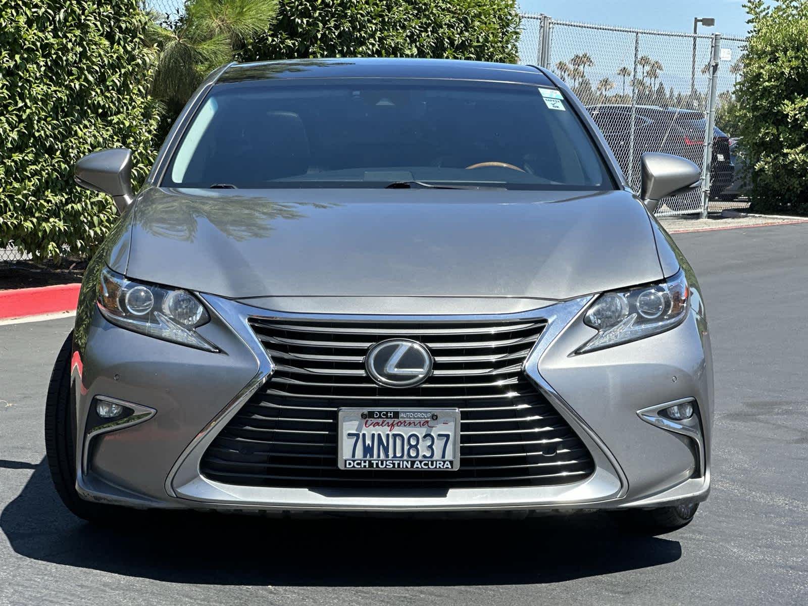 Thumbnail: 2017 Lexus ES - 6
