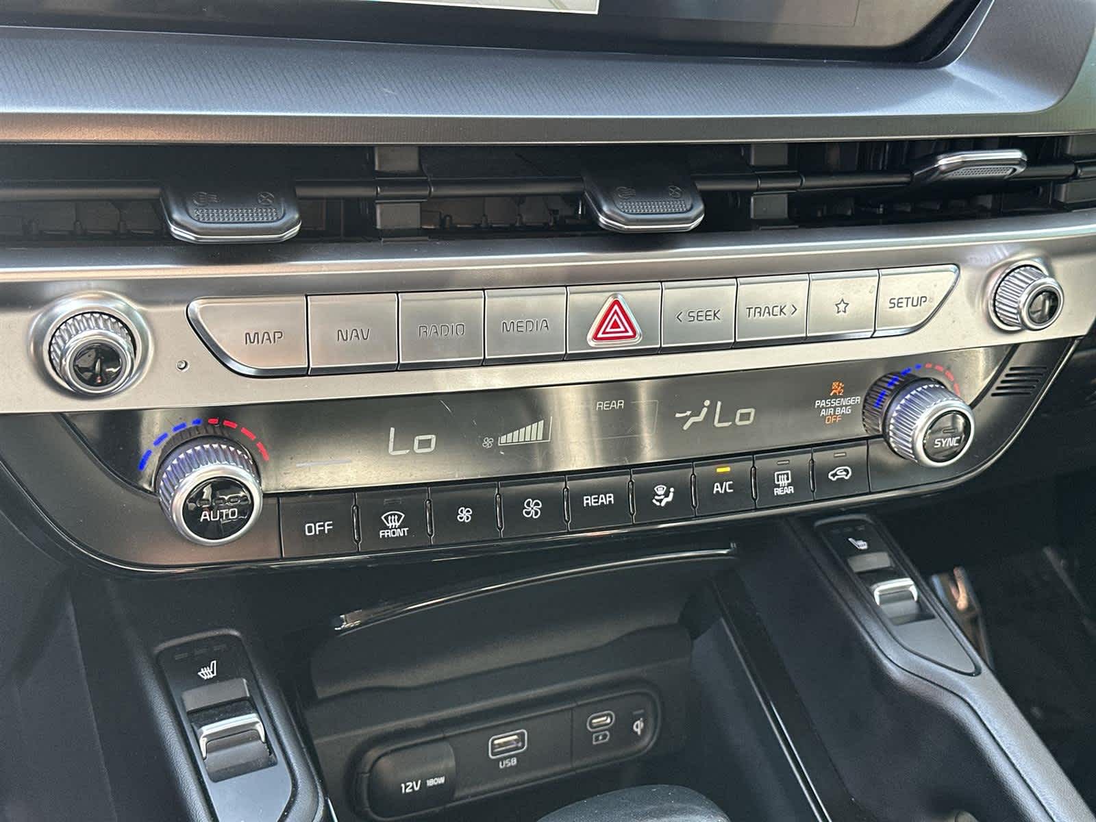 Thumbnail: 2024 Kia Telluride - 29