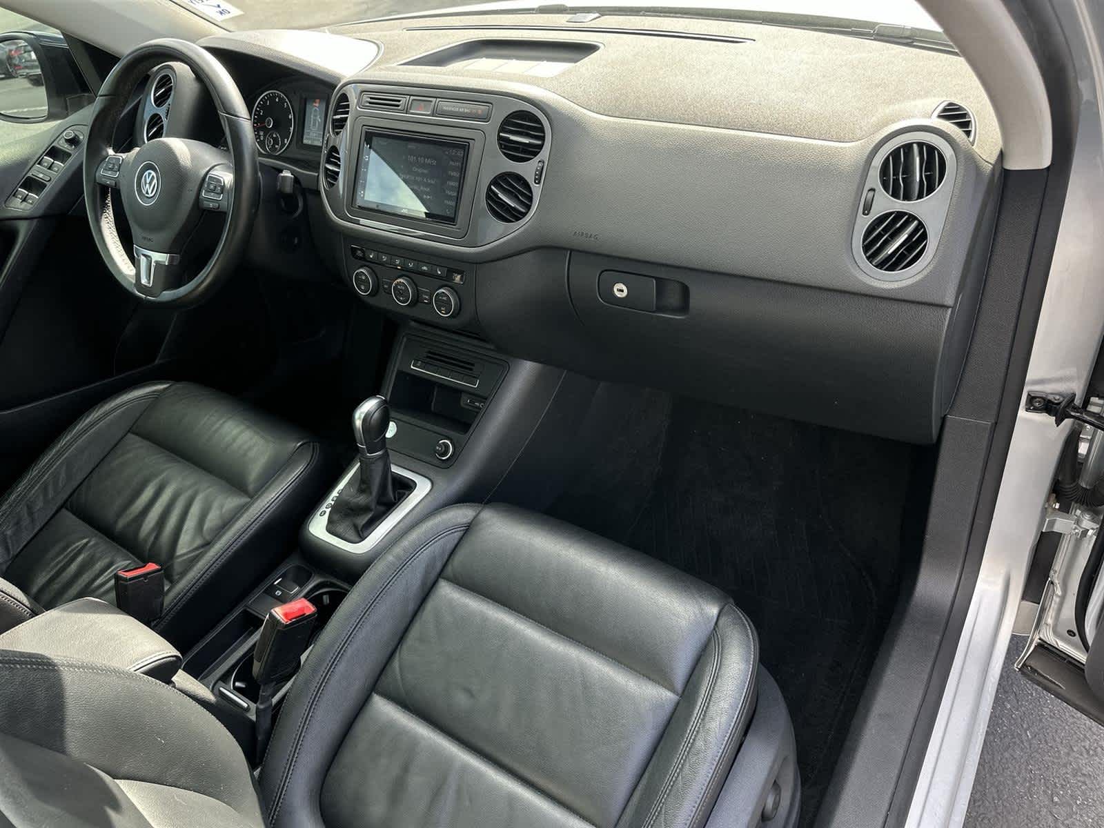 Thumbnail: 2017 Volkswagen Tiguan - 12