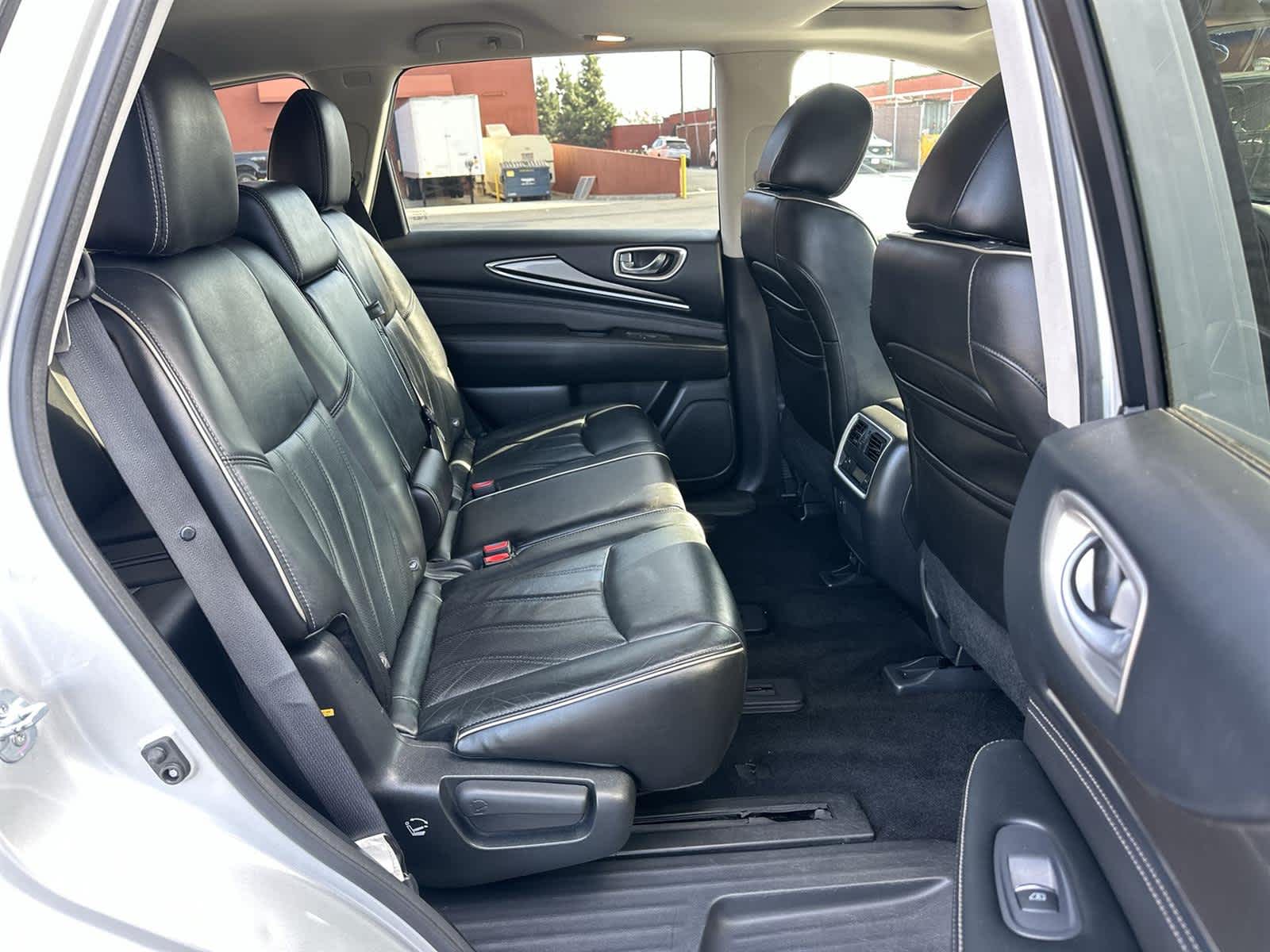 Thumbnail: 2016 INFINITI QX60 - 13