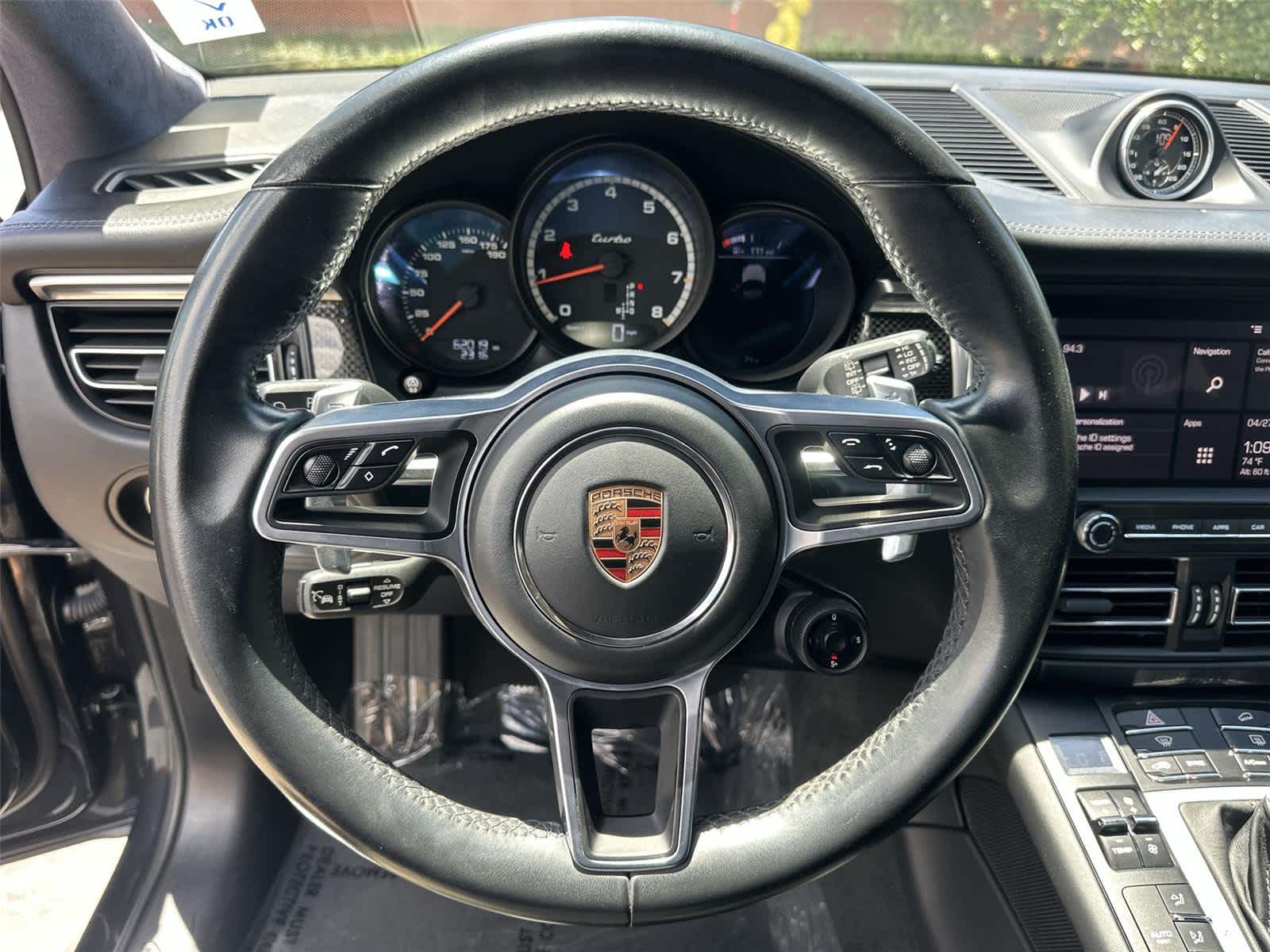 Thumbnail: 2020 Porsche Macan - 16