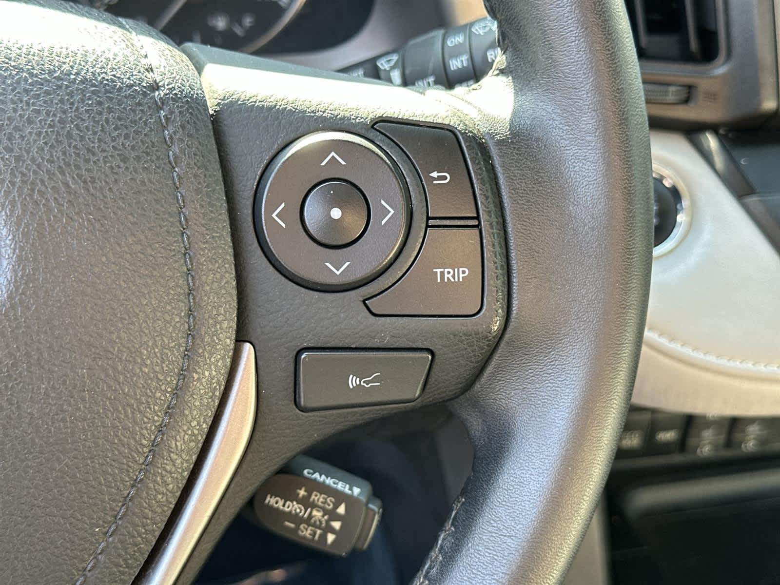 Thumbnail: 2017 Toyota RAV4 - 24