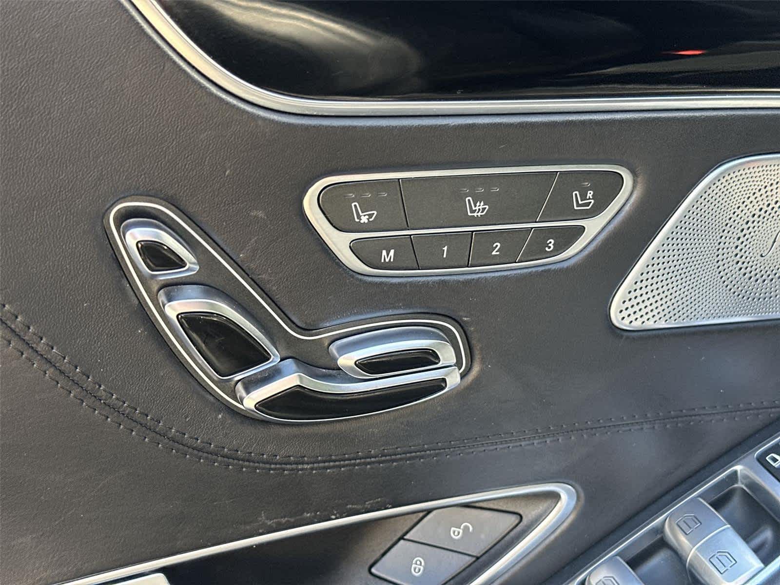 Thumbnail: 2015 Mercedes-Benz S-Class - 23
