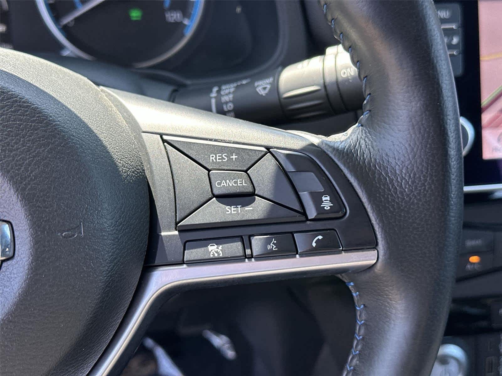 Thumbnail: 2022 Nissan Leaf - 35