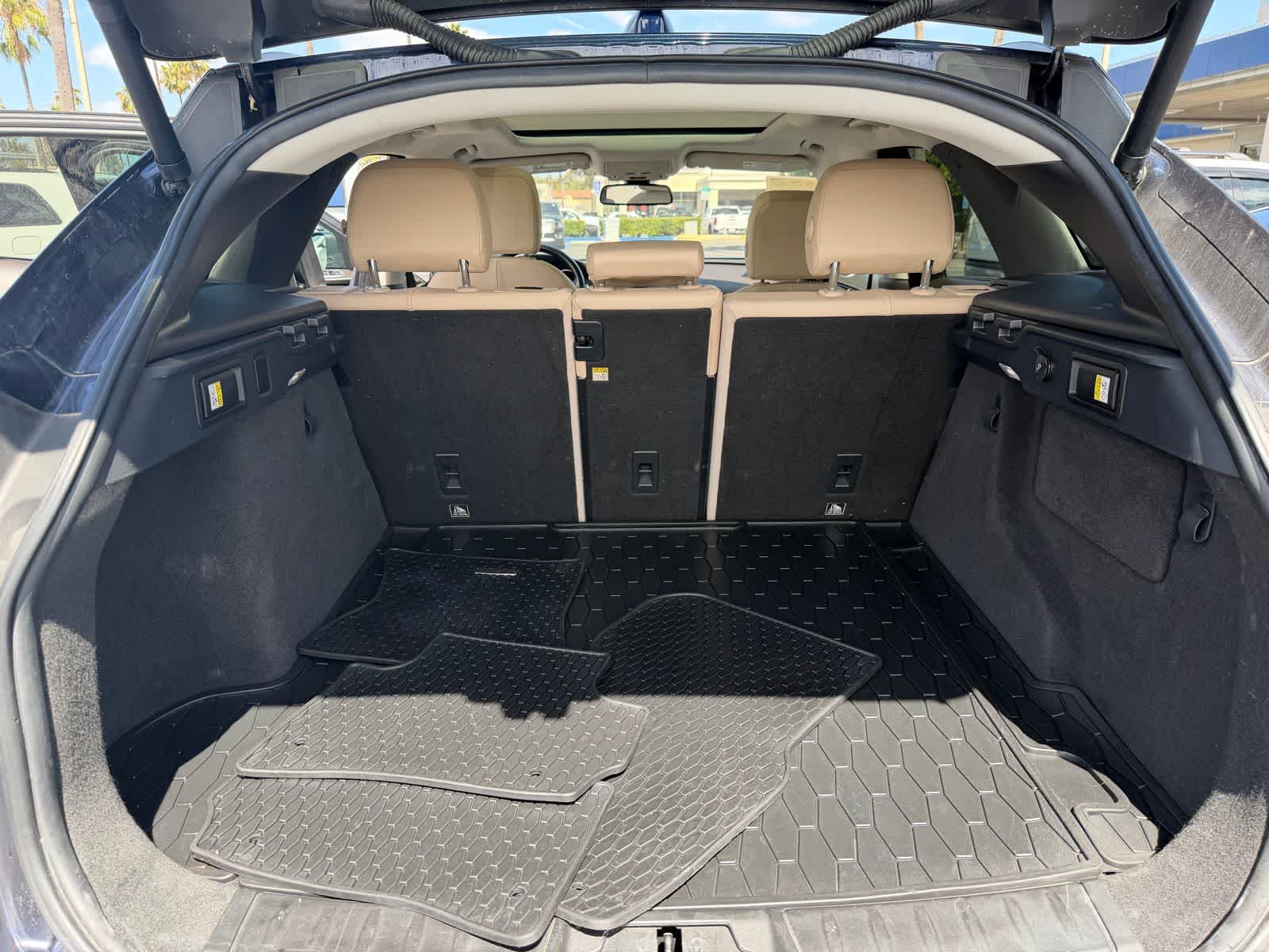 Thumbnail: 2017 Jaguar F-Pace - 15