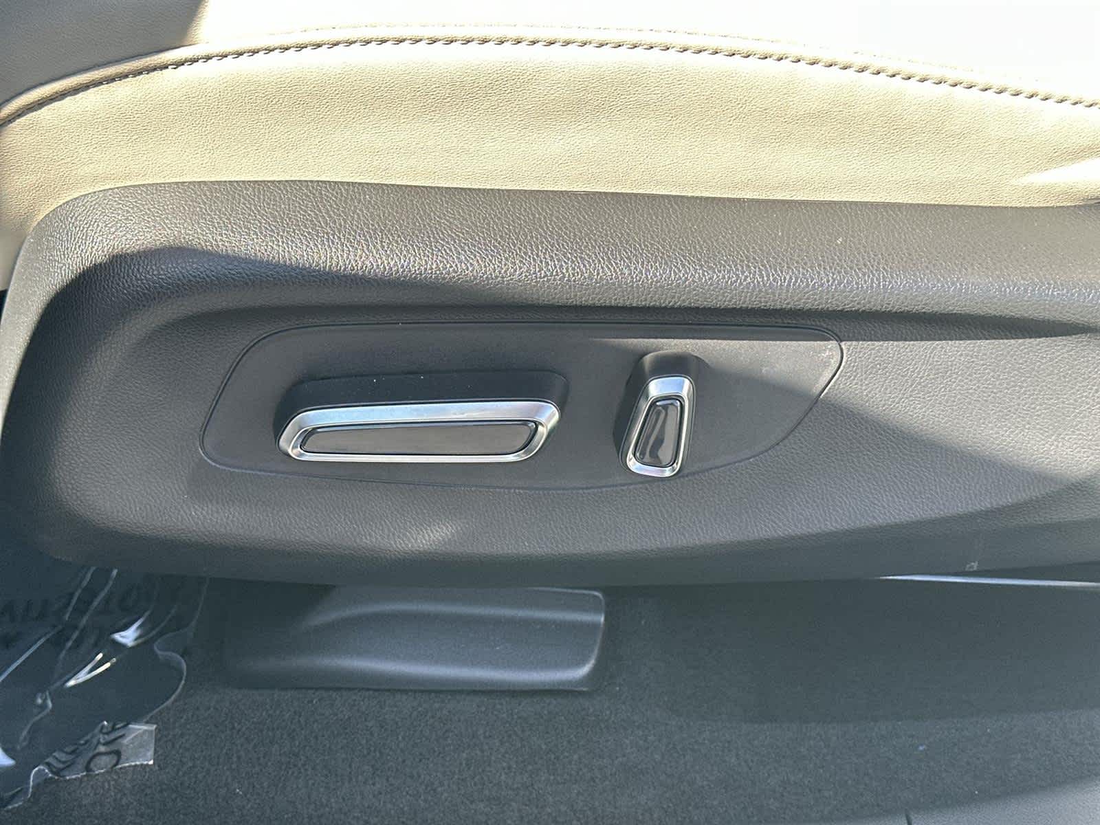 Thumbnail: 2025 Acura ADX - 22