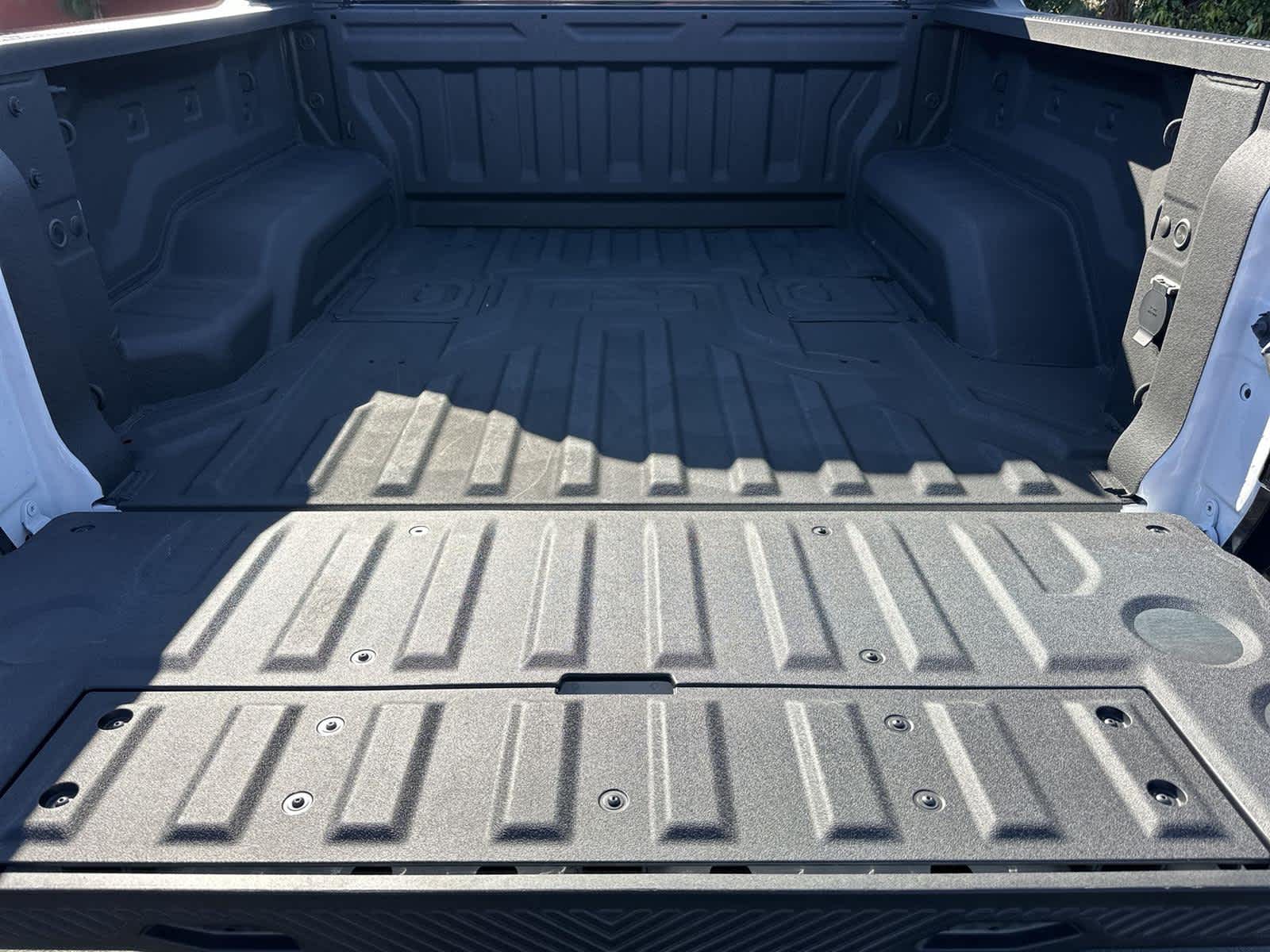 Thumbnail: 2025 GMC Hummer EV - 20