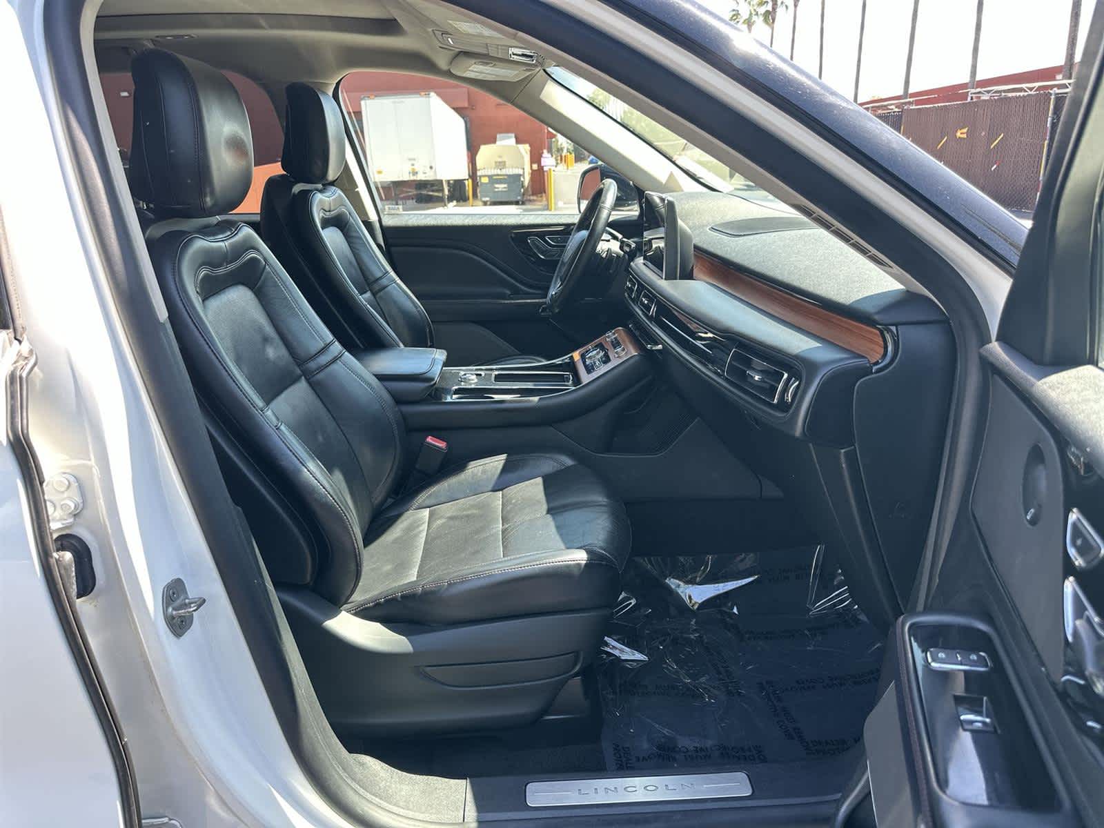Thumbnail: 2020 Lincoln Aviator - 15