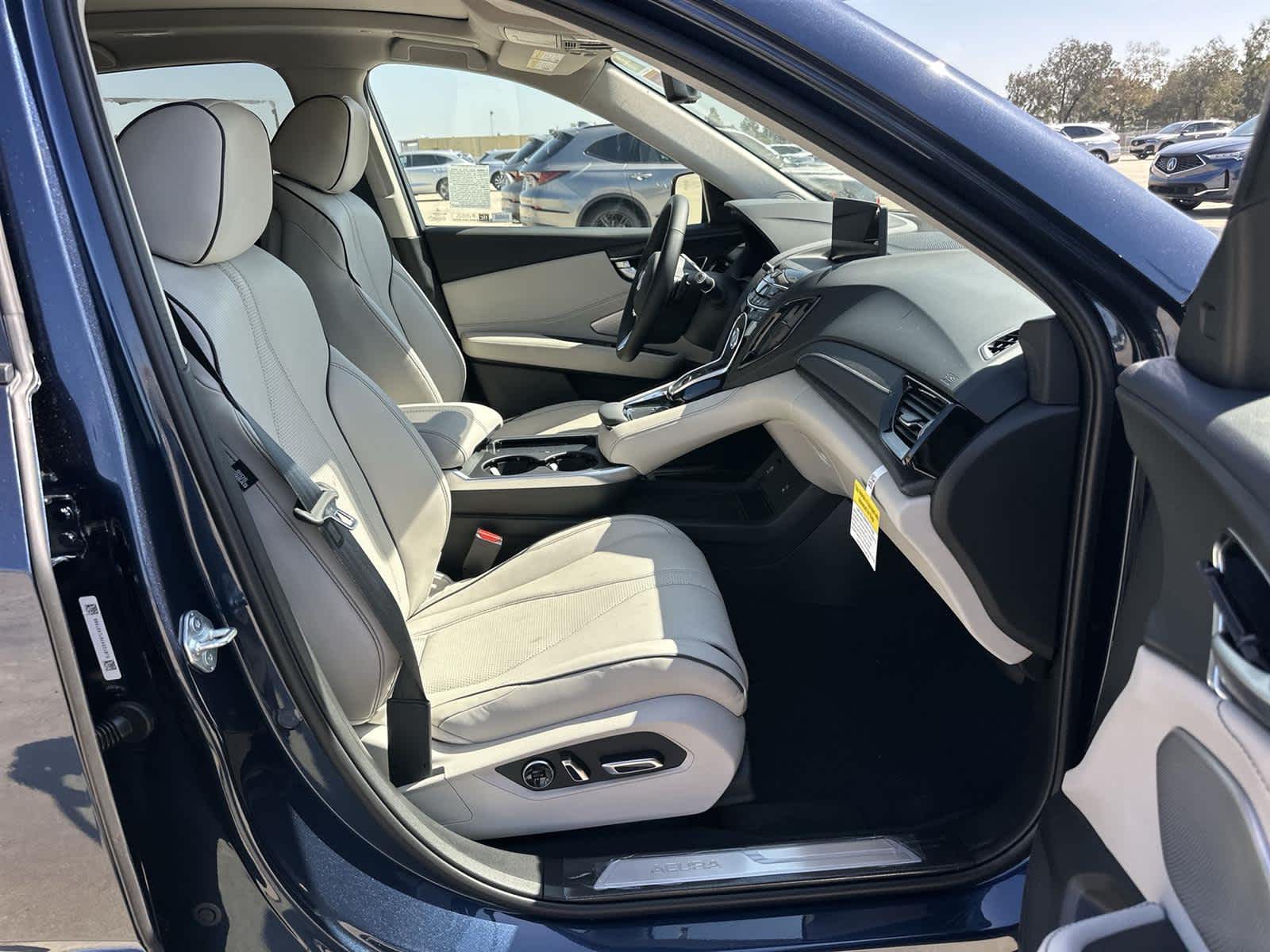 Thumbnail: 2026 Acura RDX - 14