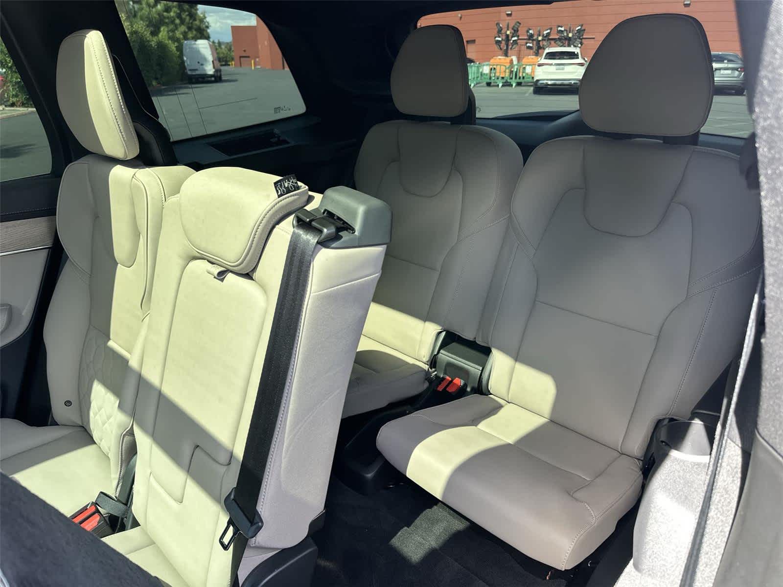Thumbnail: 2026 Volvo XC90 - 43
