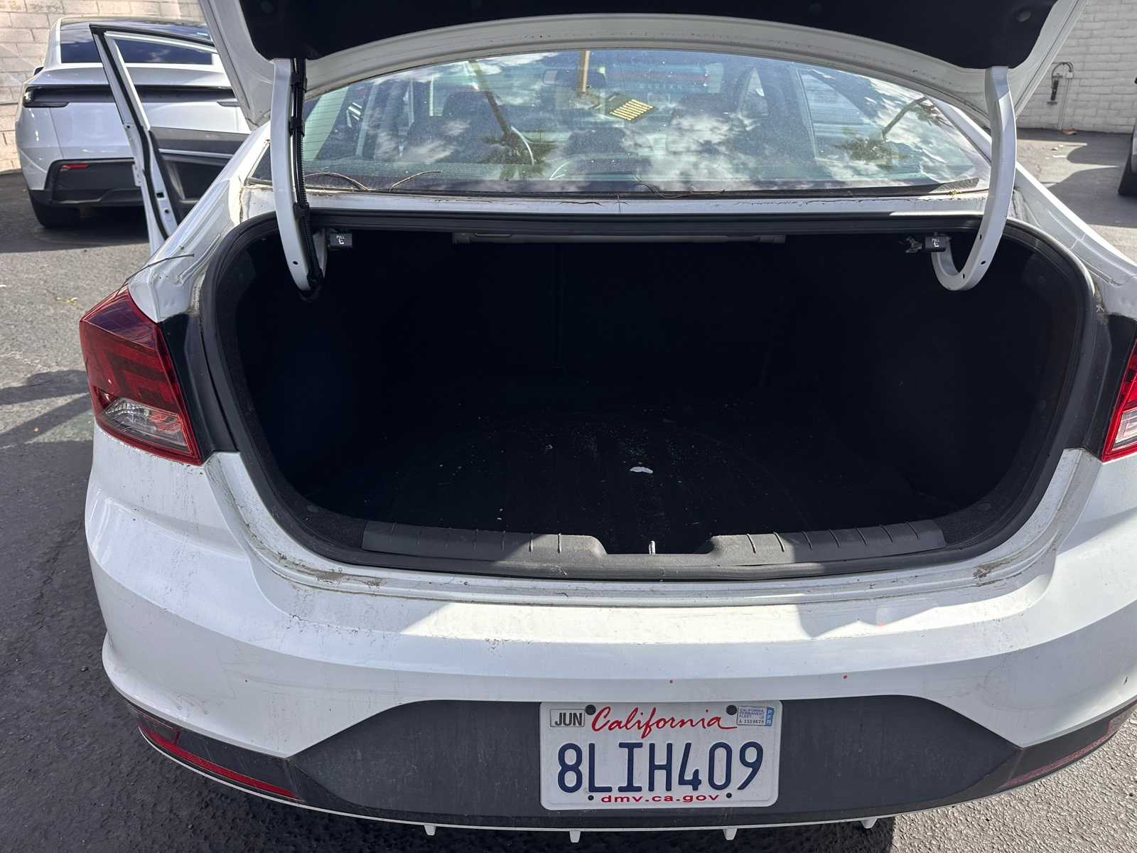 Thumbnail: 2019 Hyundai Elantra - 10