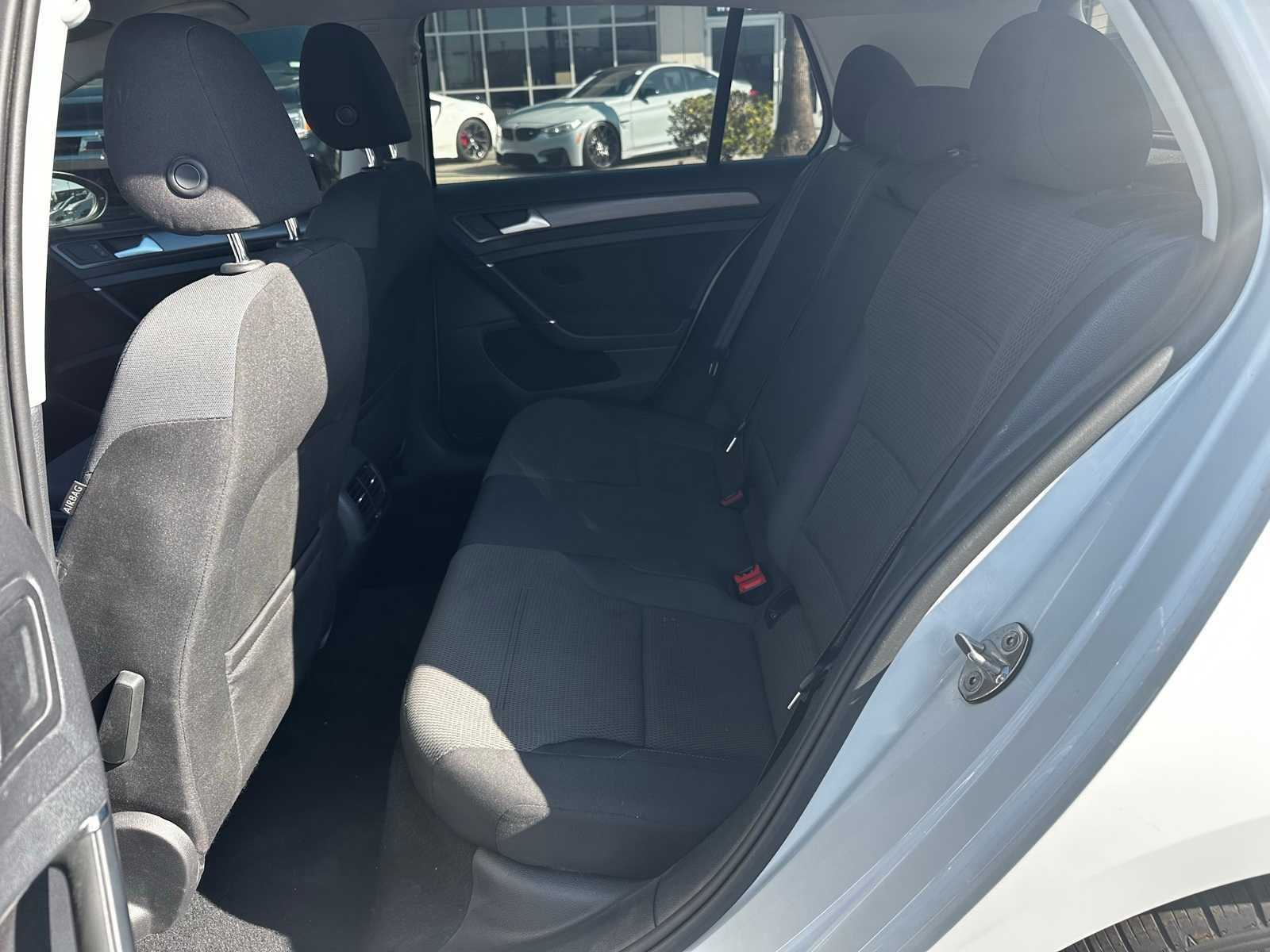 Thumbnail: 2017 Volkswagen e-Golf - 7