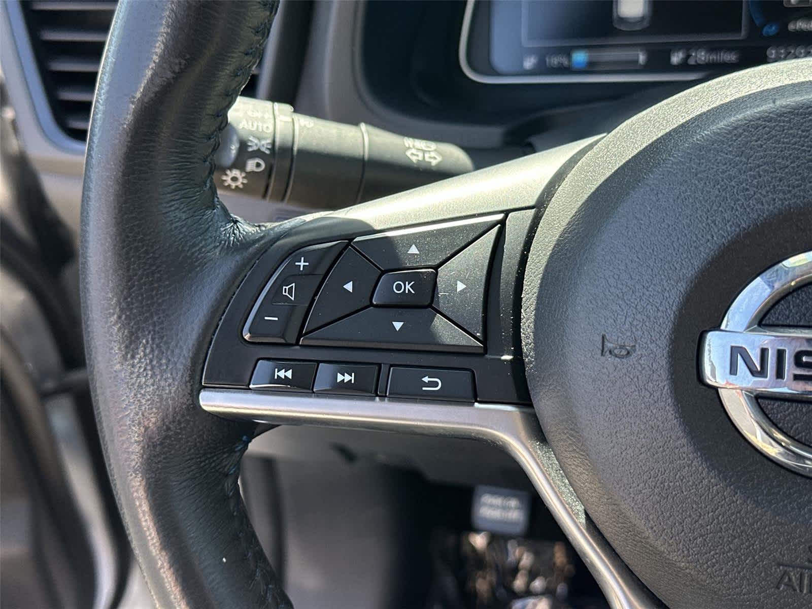 Thumbnail: 2022 Nissan Leaf - 34