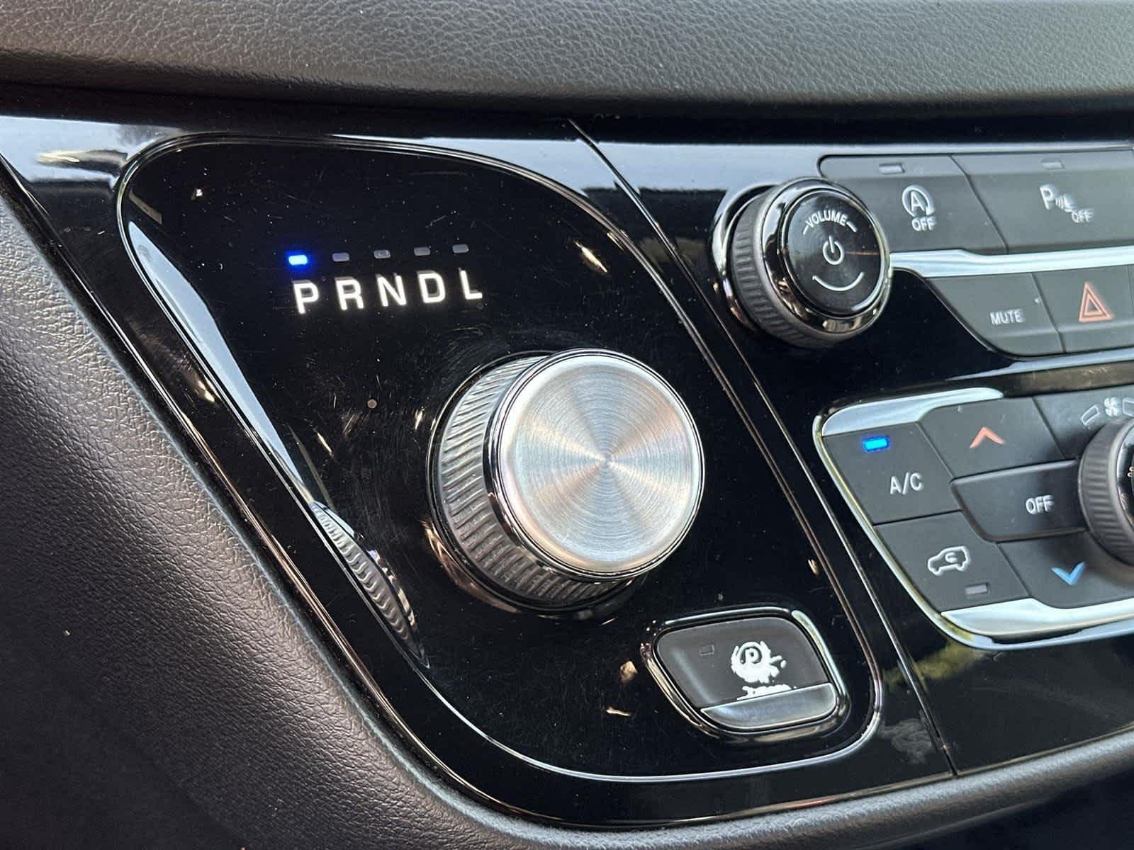 Thumbnail: 2019 Chrysler Pacifica - 18