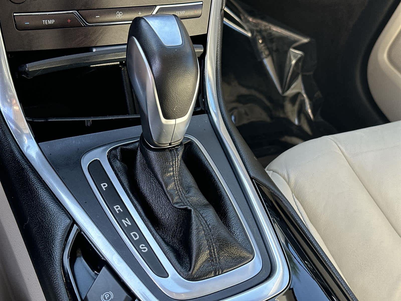 Thumbnail: 2016 Ford Edge - 18