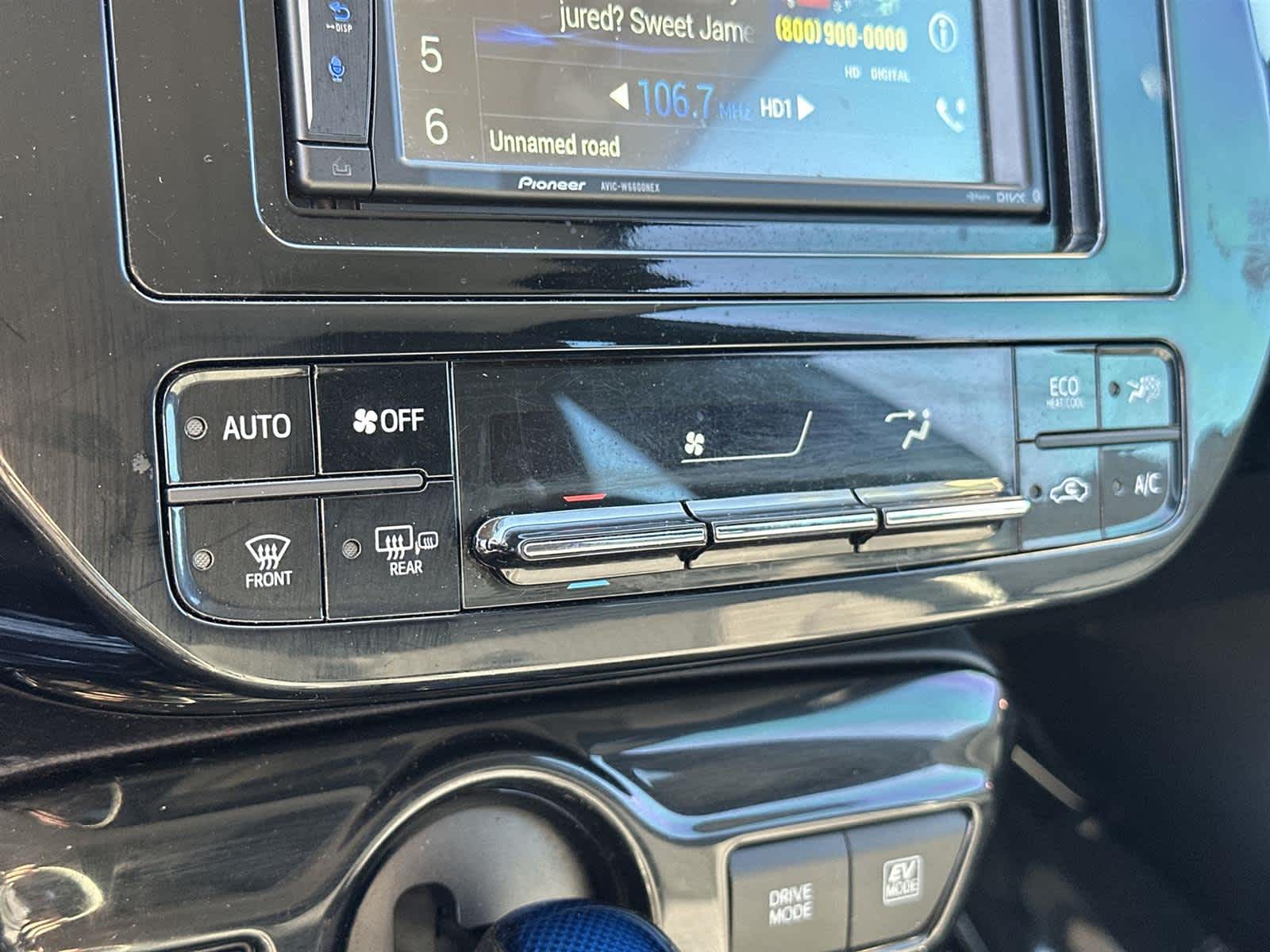 Thumbnail: 2016 Toyota Prius - 26