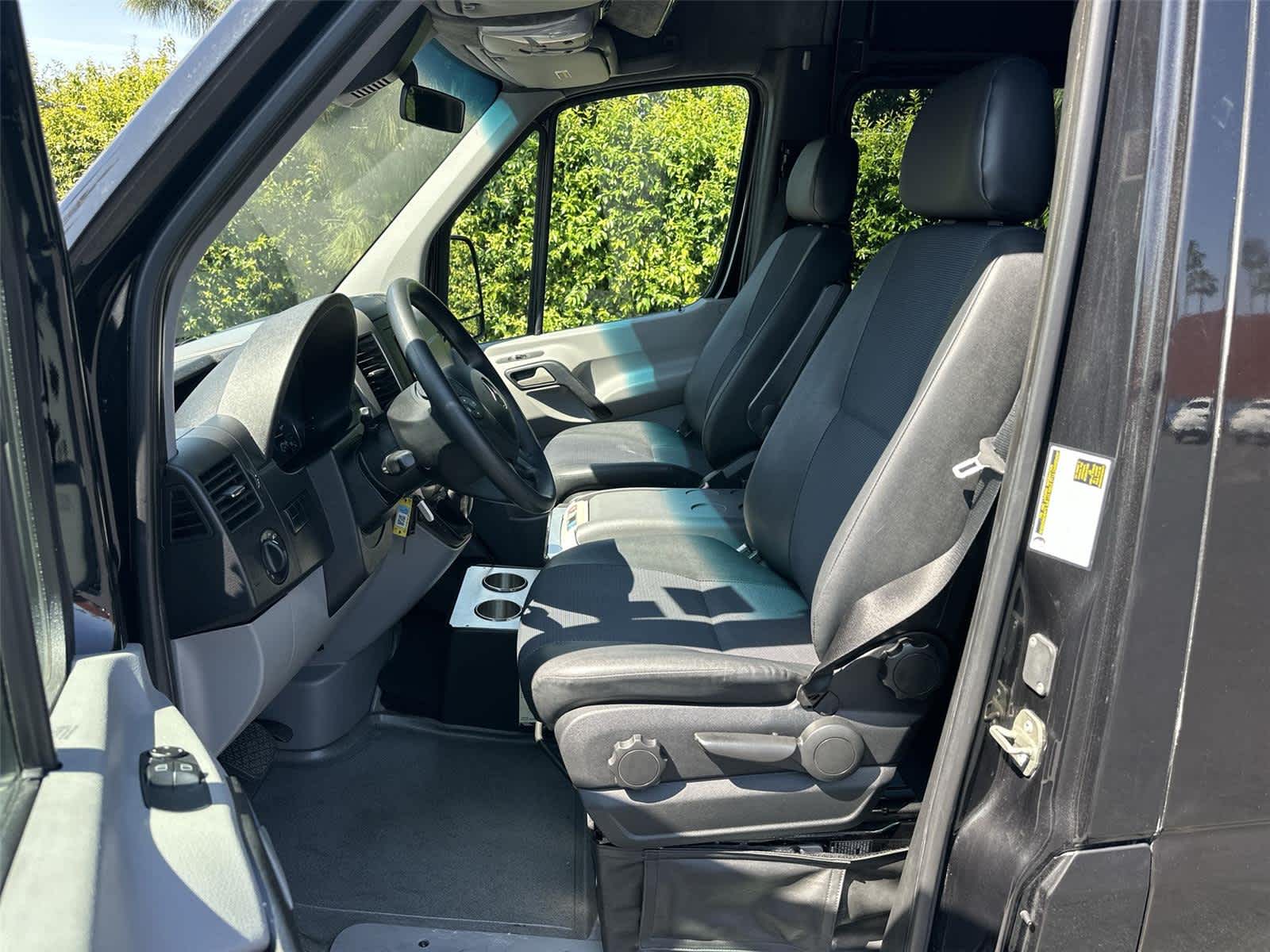 Thumbnail: 2015 Mercedes-Benz Sprinter - 11