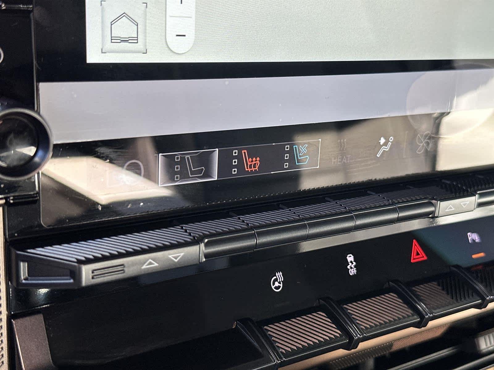 Thumbnail: 2025 GMC Hummer EV - 26