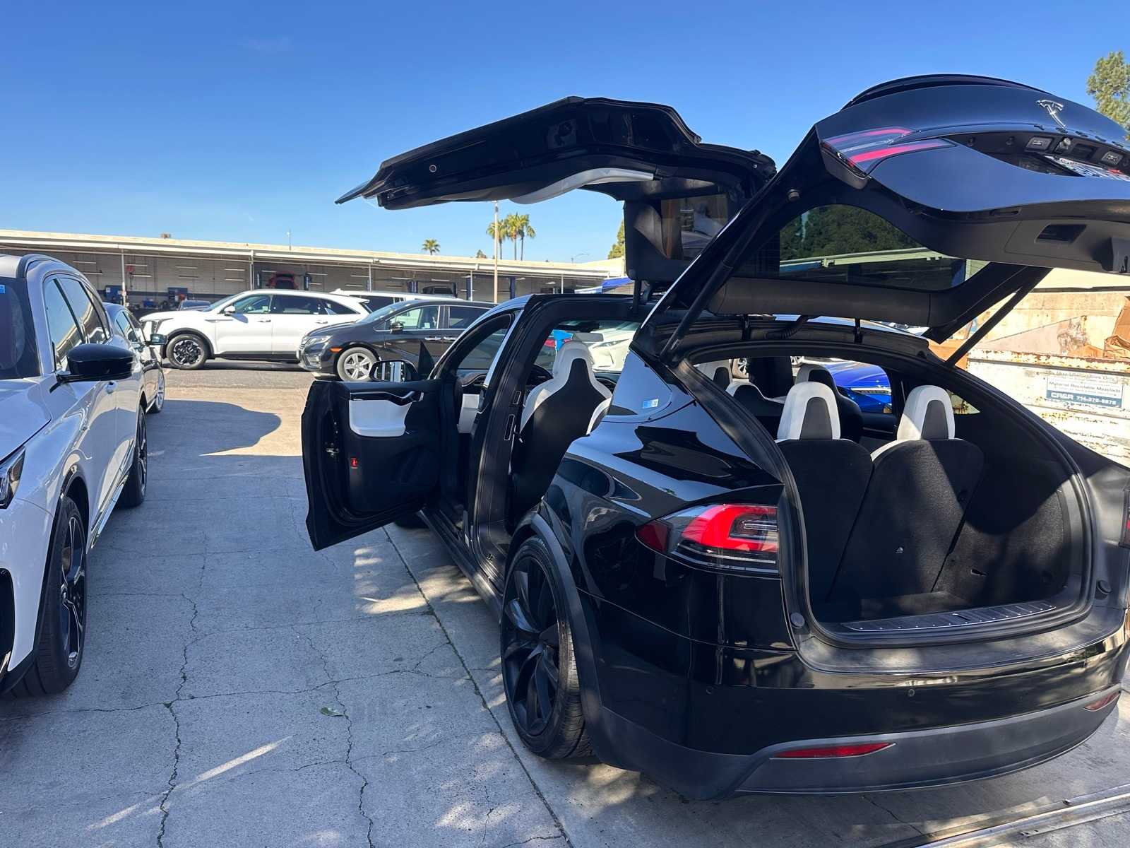 Thumbnail: 2018 Tesla Model X - 9
