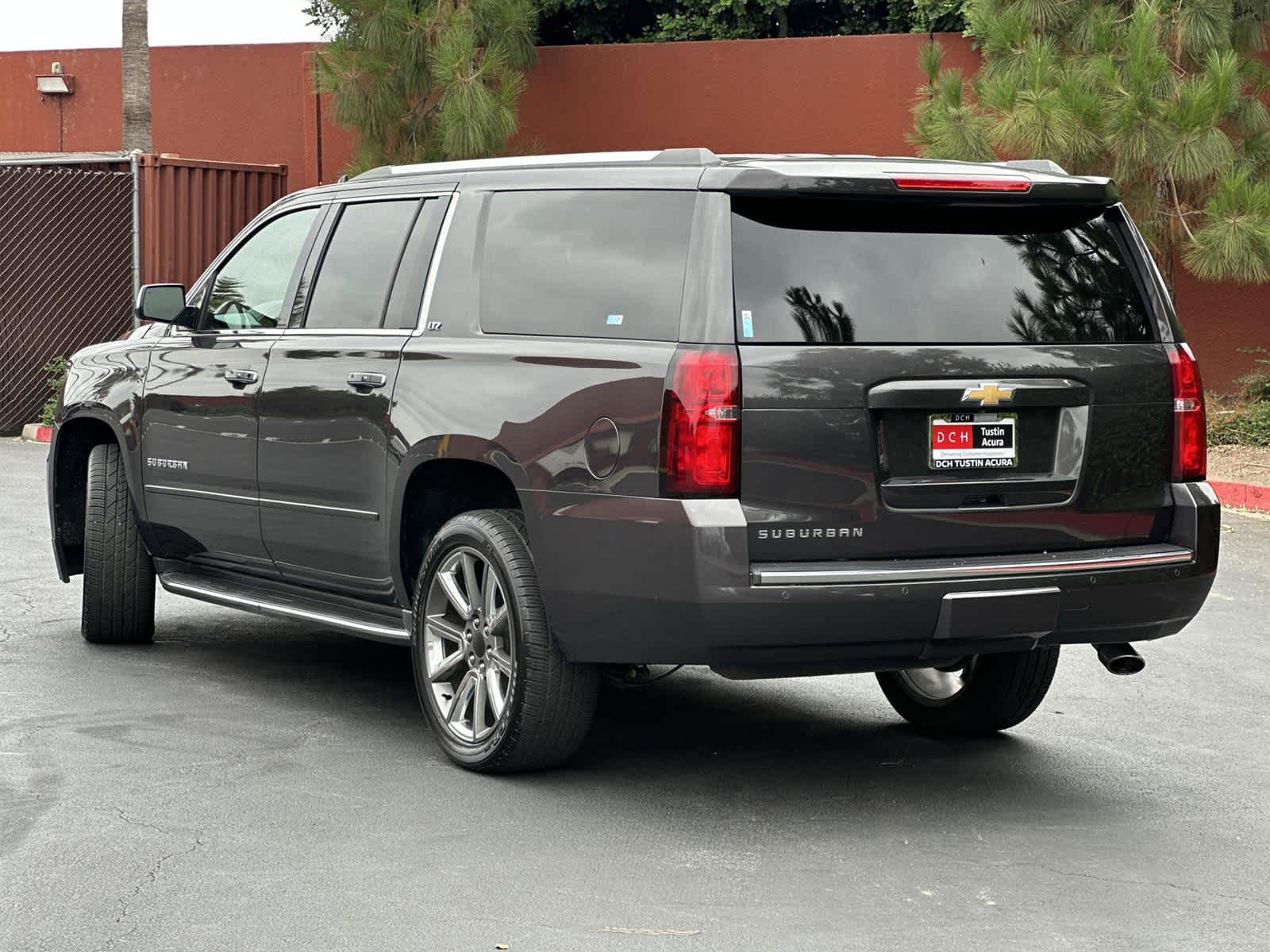 Thumbnail: 2016 Chevrolet Suburban - 4