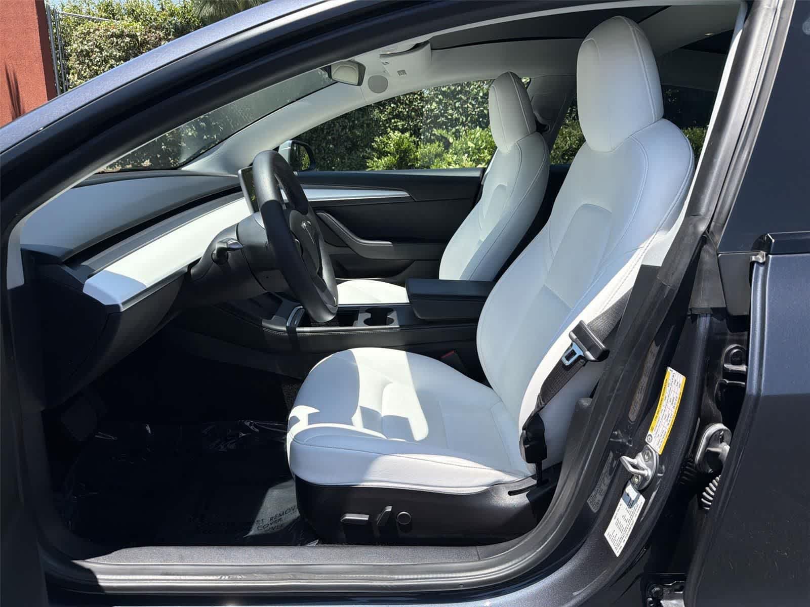 Thumbnail: 2022 Tesla Model 3 - 12