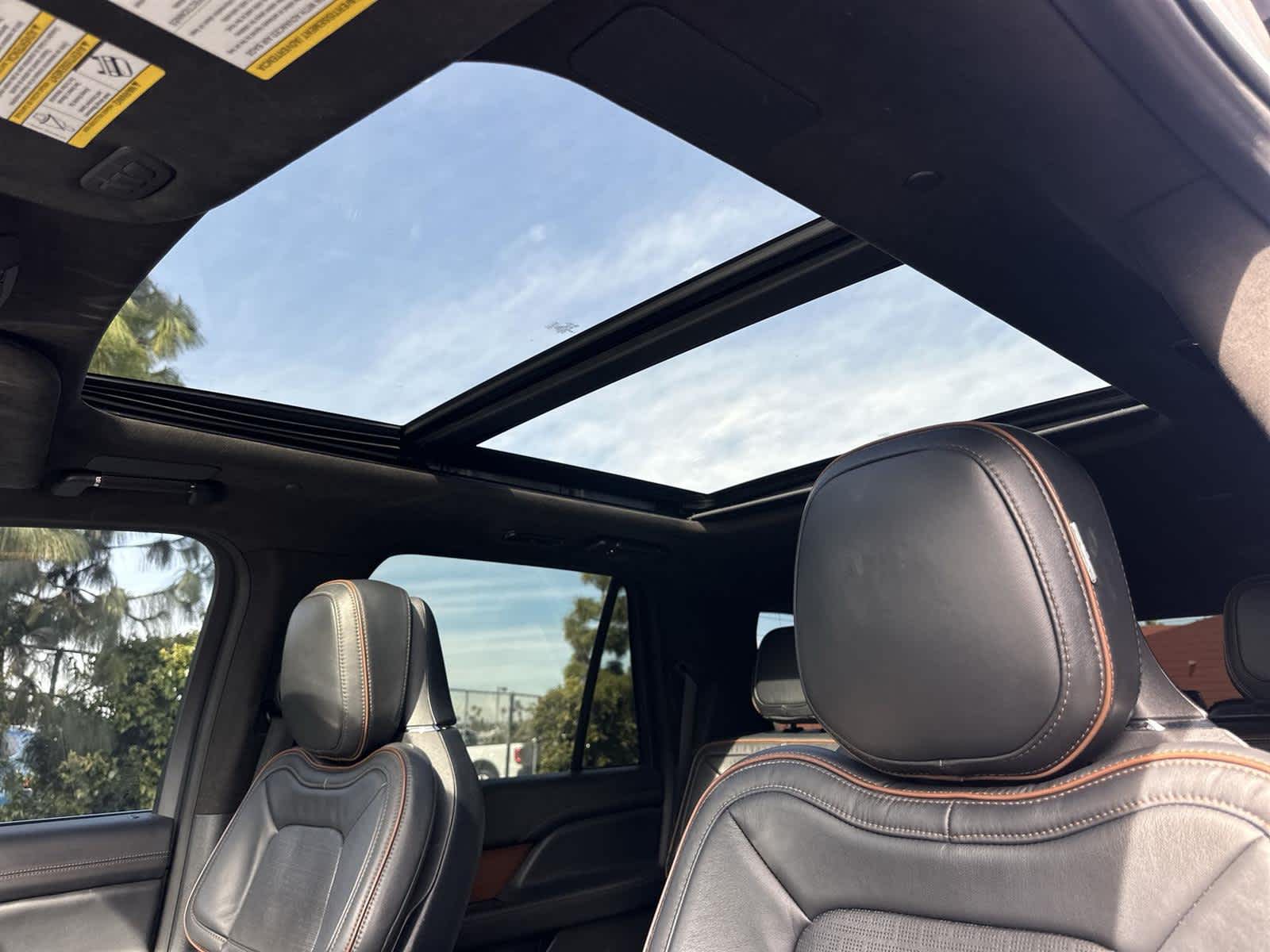 Thumbnail: 2023 Lincoln Navigator L - 31