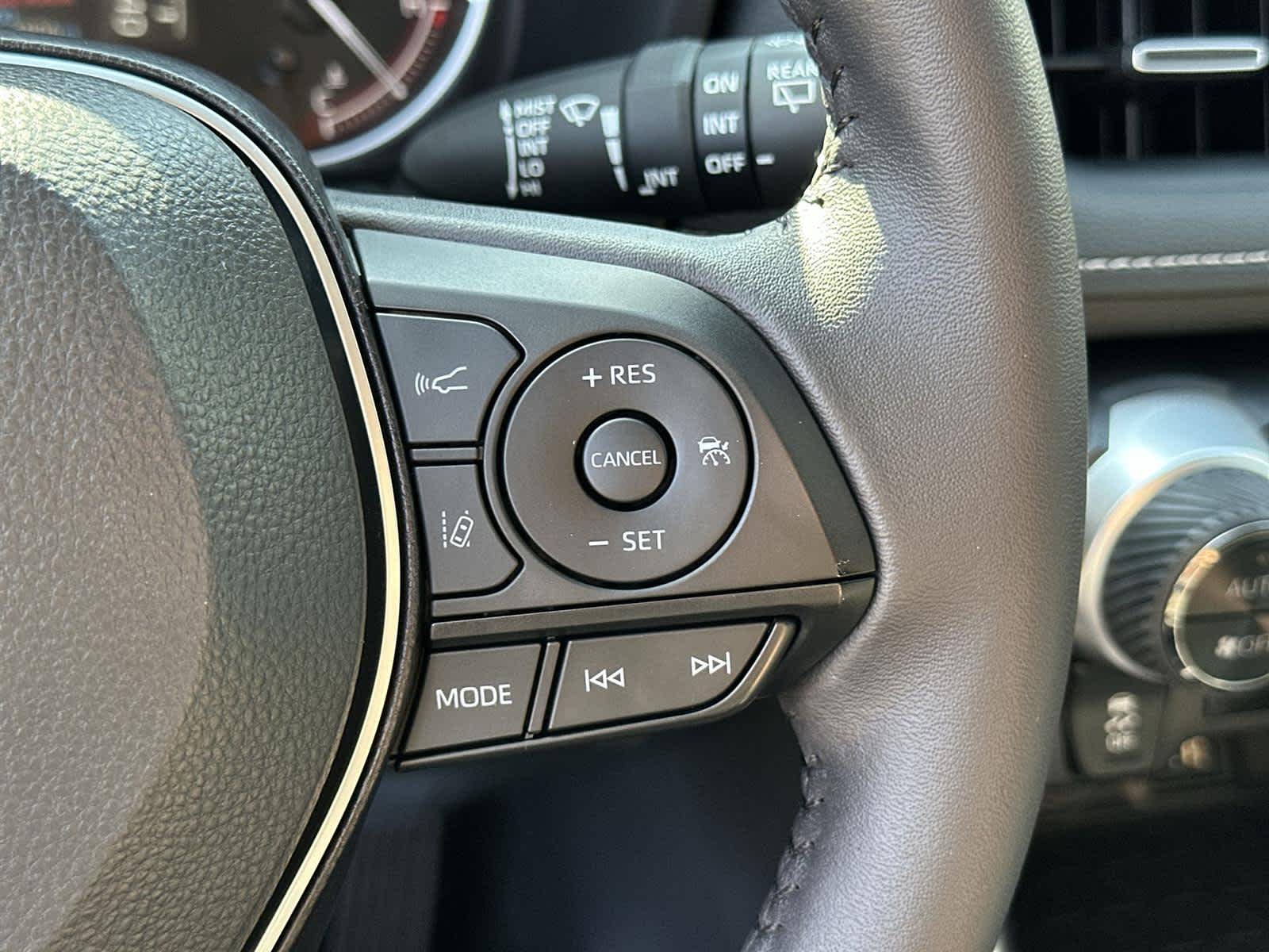 Thumbnail: 2025 Toyota RAV4 - 25