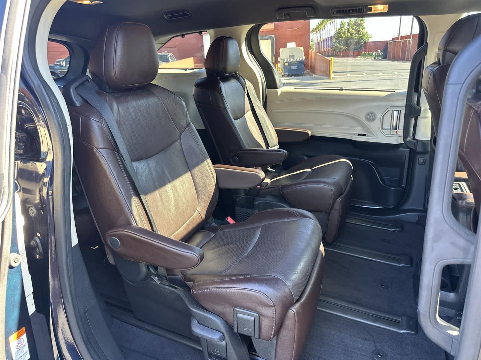 Thumbnail: 2023 Toyota Sienna - 12