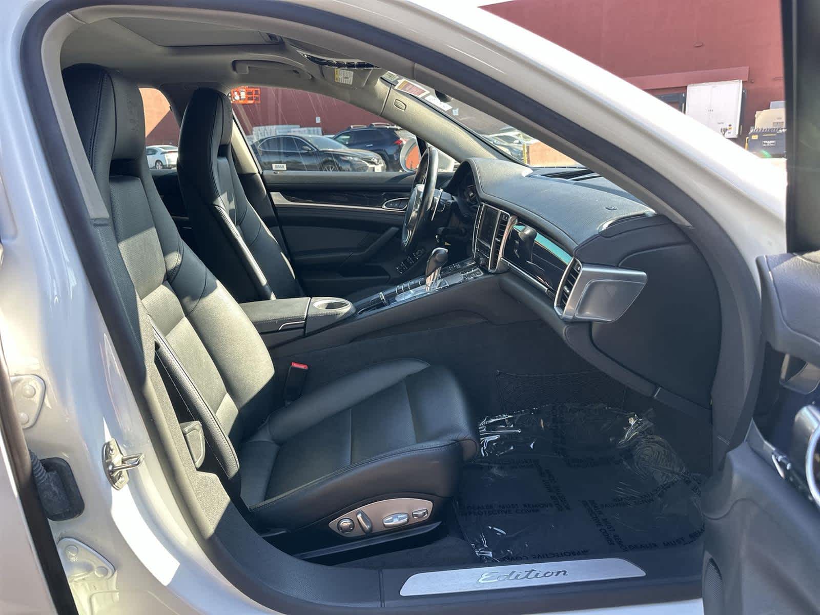 Thumbnail: 2016 Porsche Panamera - 14