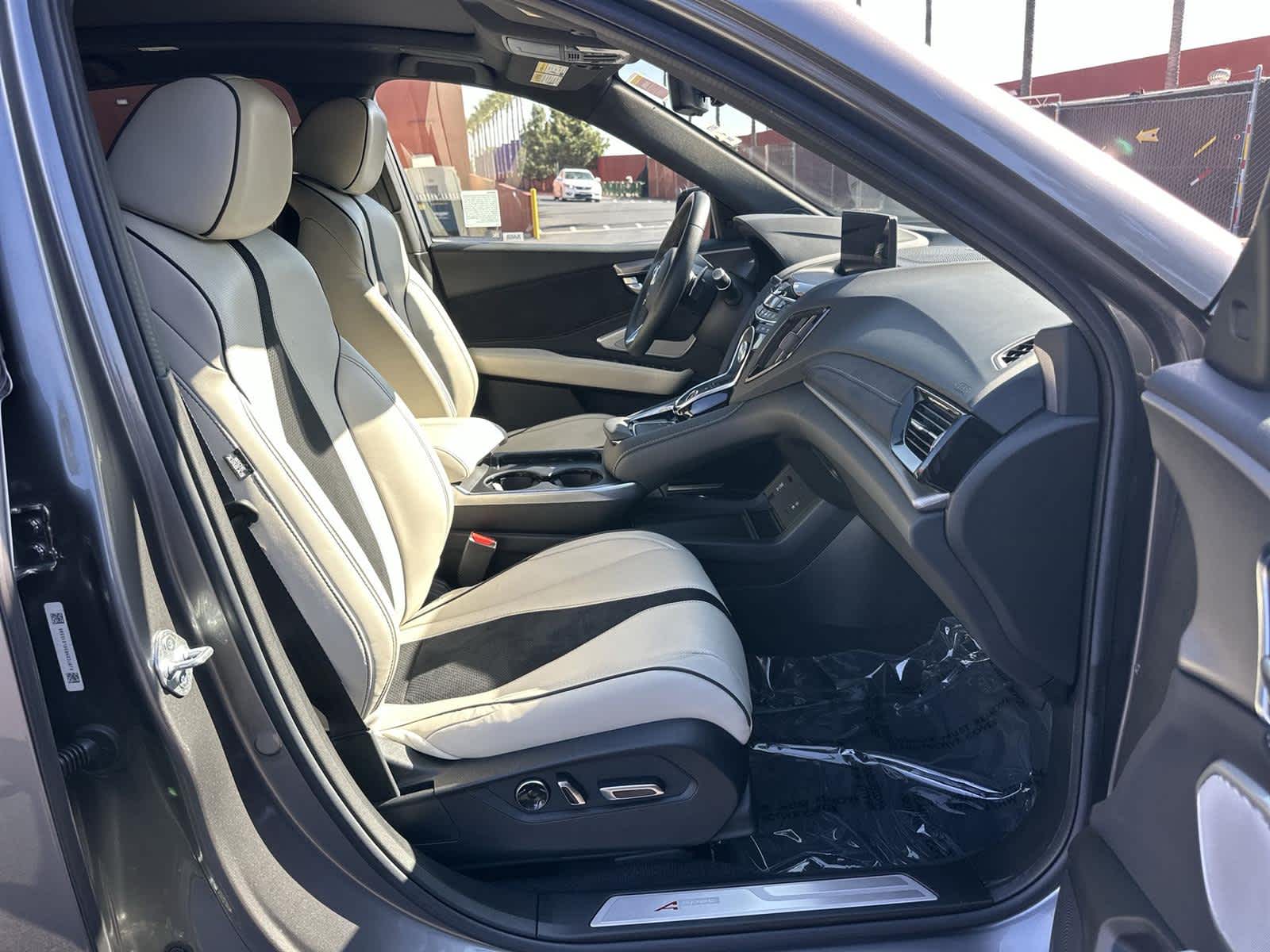 Thumbnail: 2025 Acura RDX - 13