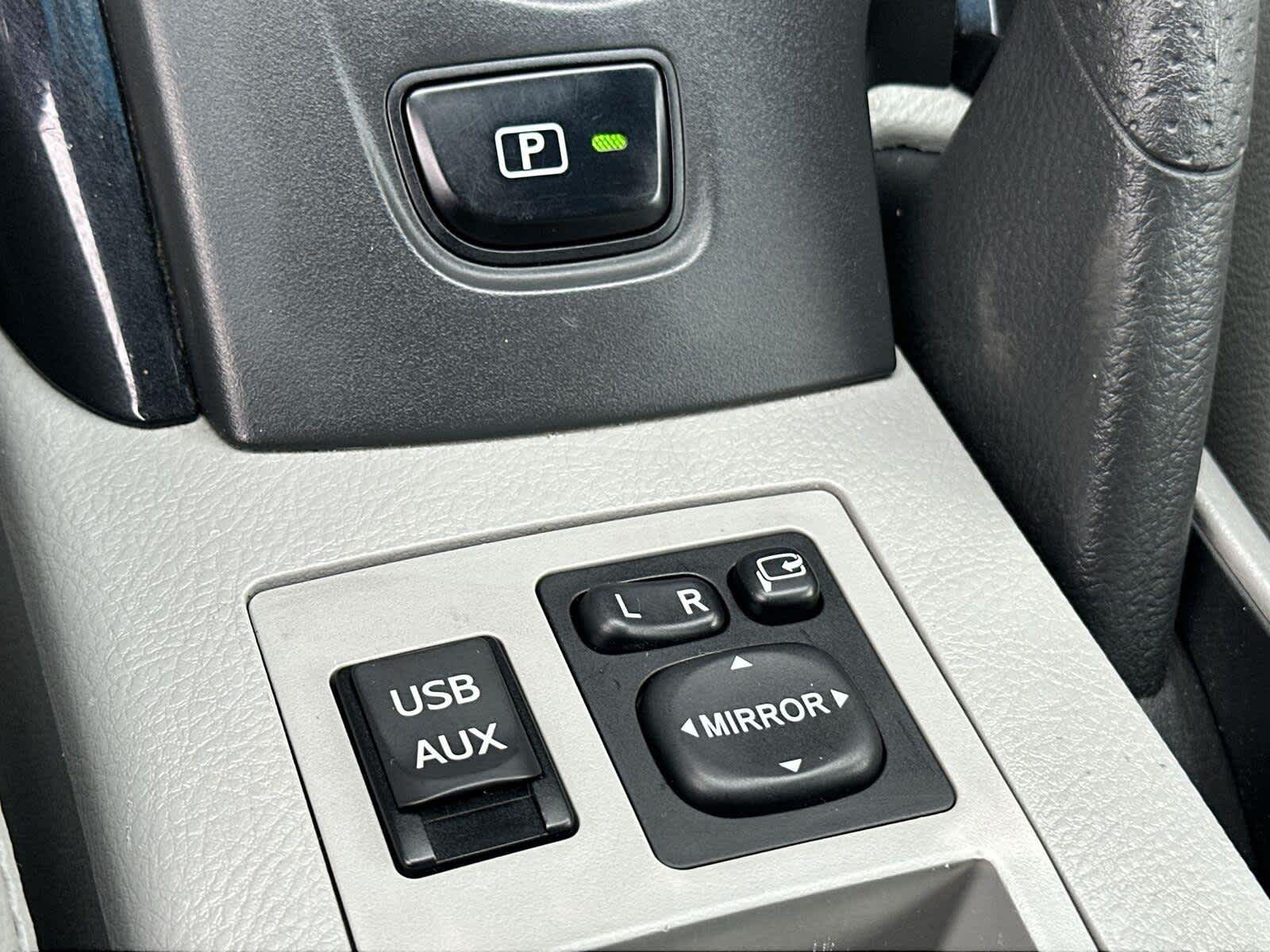 2012 Toyota RAV4 EV 28