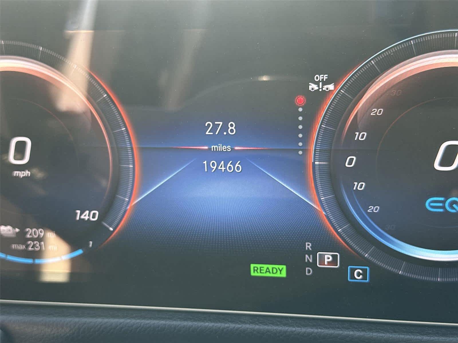 Thumbnail: 2023 Mercedes-Benz EQB - 19