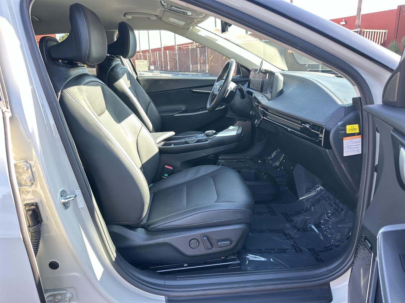 Thumbnail: 2022 Kia EV6 - 14