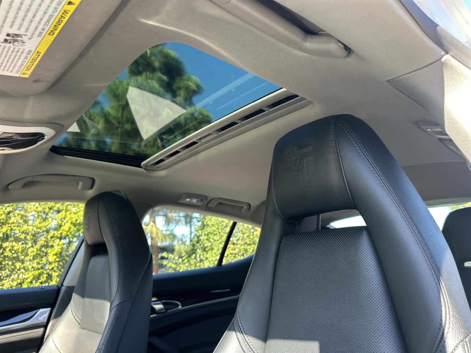 Thumbnail: 2016 Porsche Panamera - 32