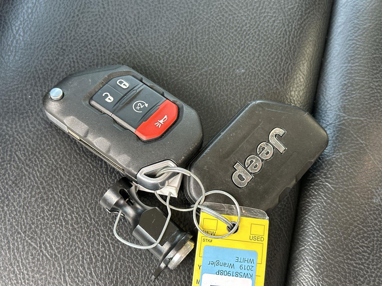 Thumbnail: 2019 Jeep Wrangler - 21