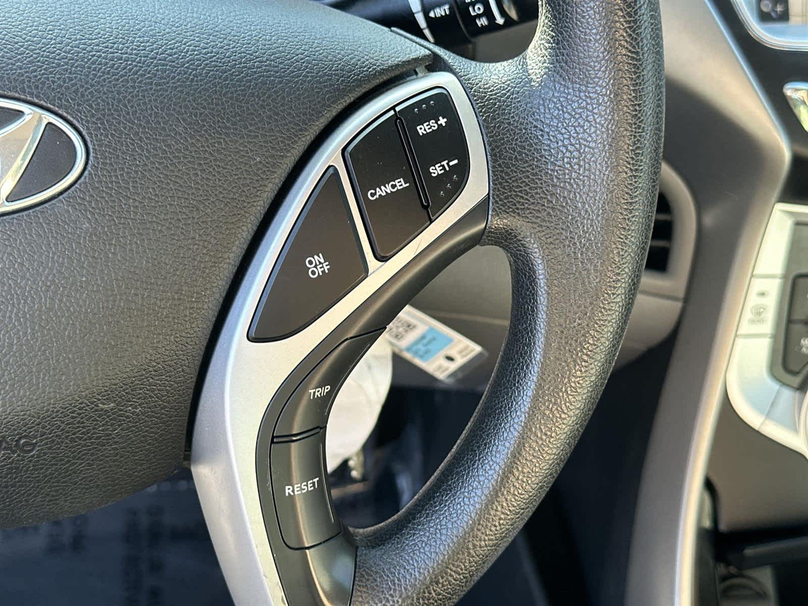 Thumbnail: 2011 Hyundai Elantra - 25