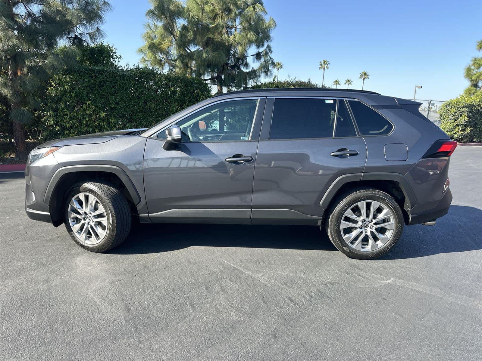 Thumbnail: 2022 Toyota RAV4 - 3