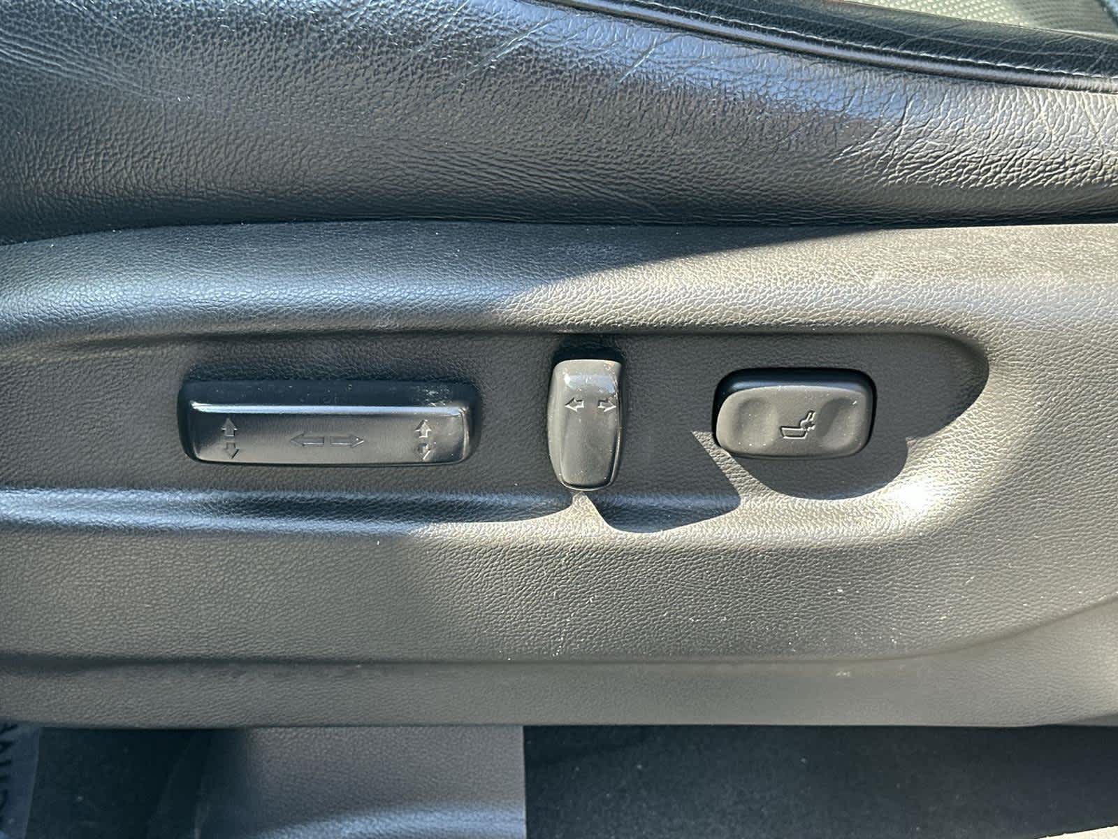 Thumbnail: 2017 Honda Pilot - 23