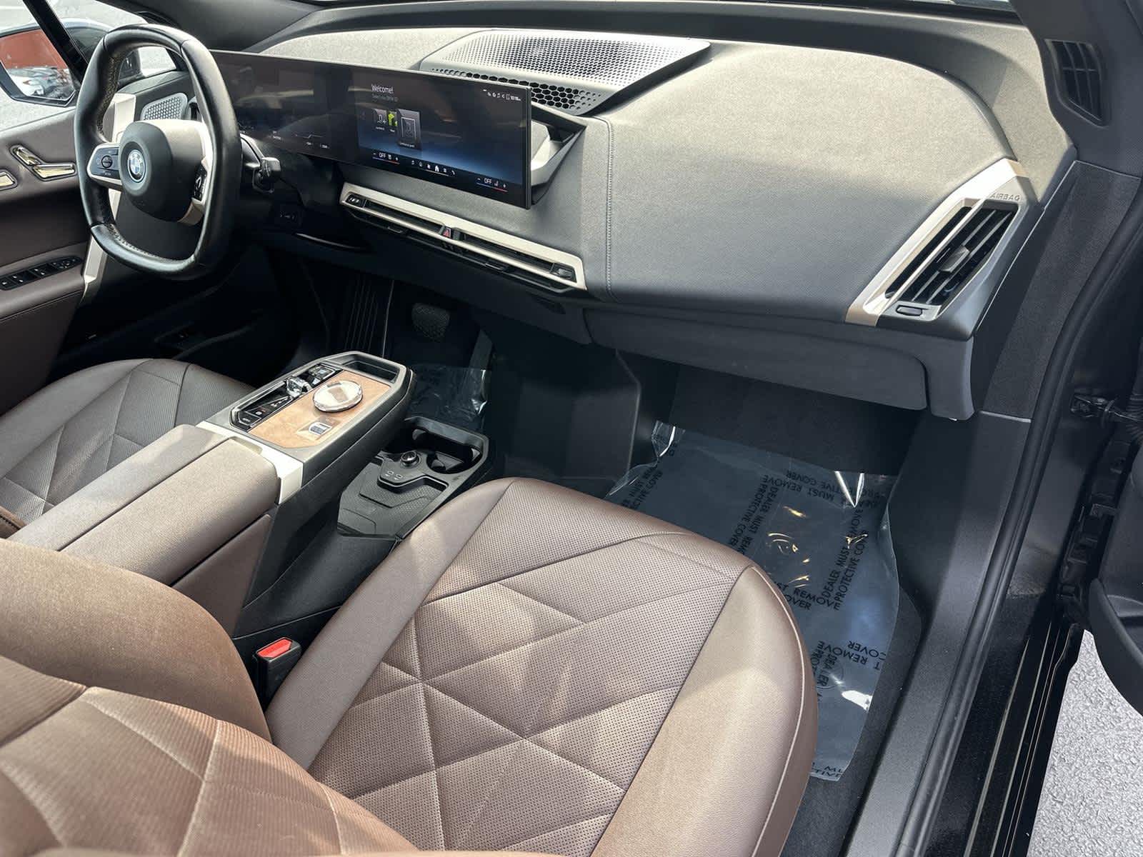 Thumbnail: 2024 BMW iX - 12